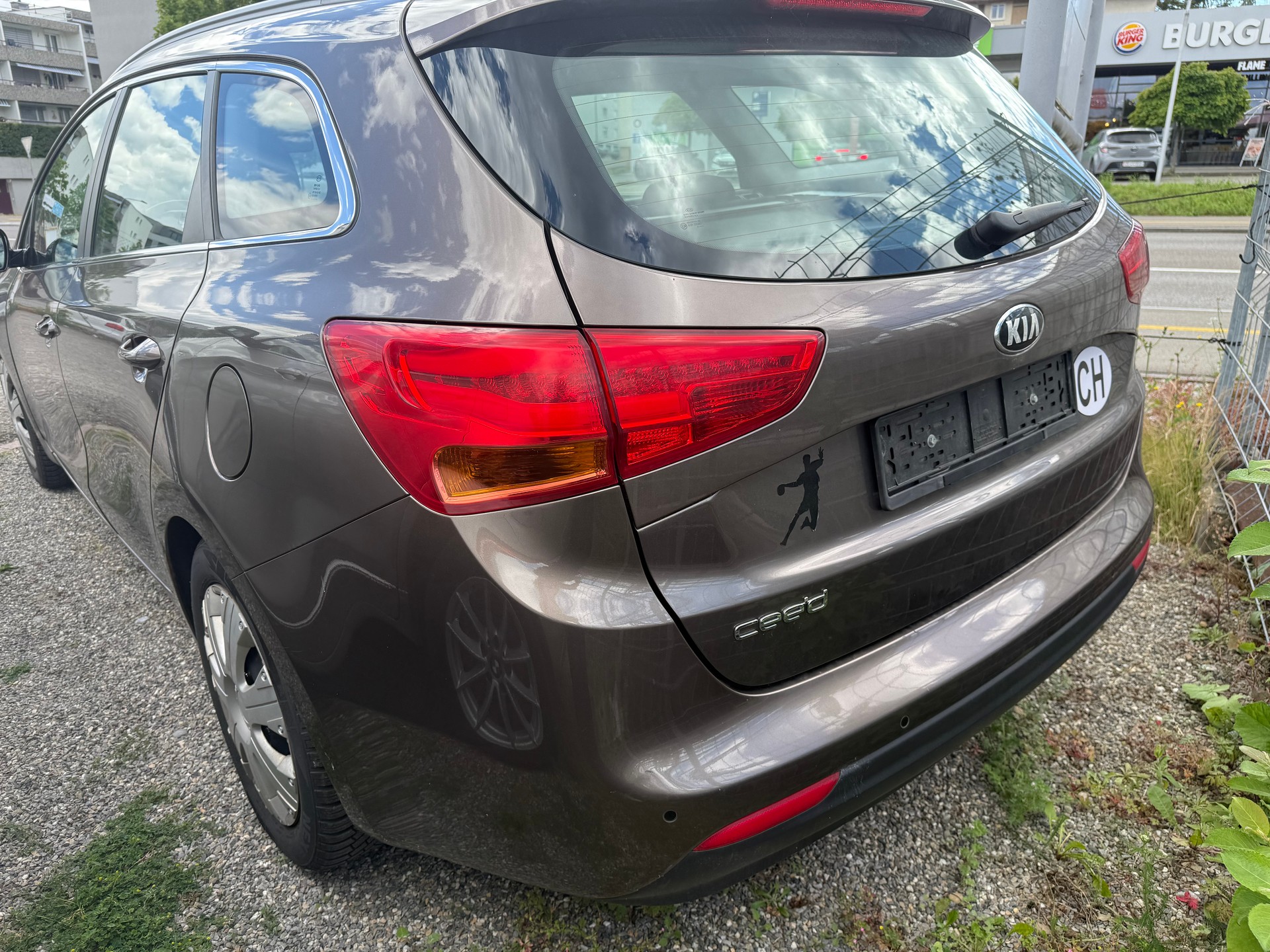 KIA Cee'd Sportswagon 1.6 GDi Style-image-11