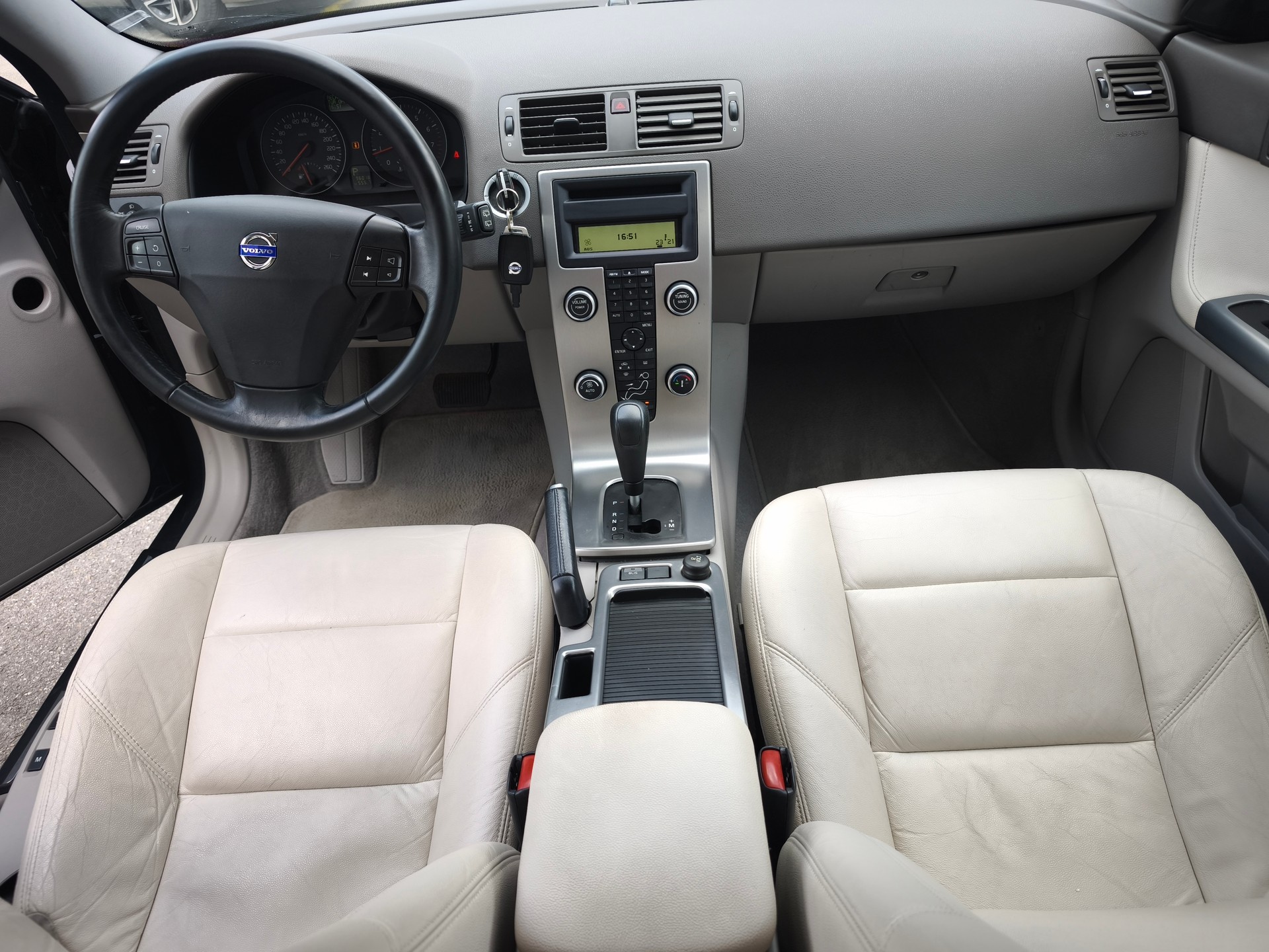 VOLVO V50 2.4 Stockholm-image-9