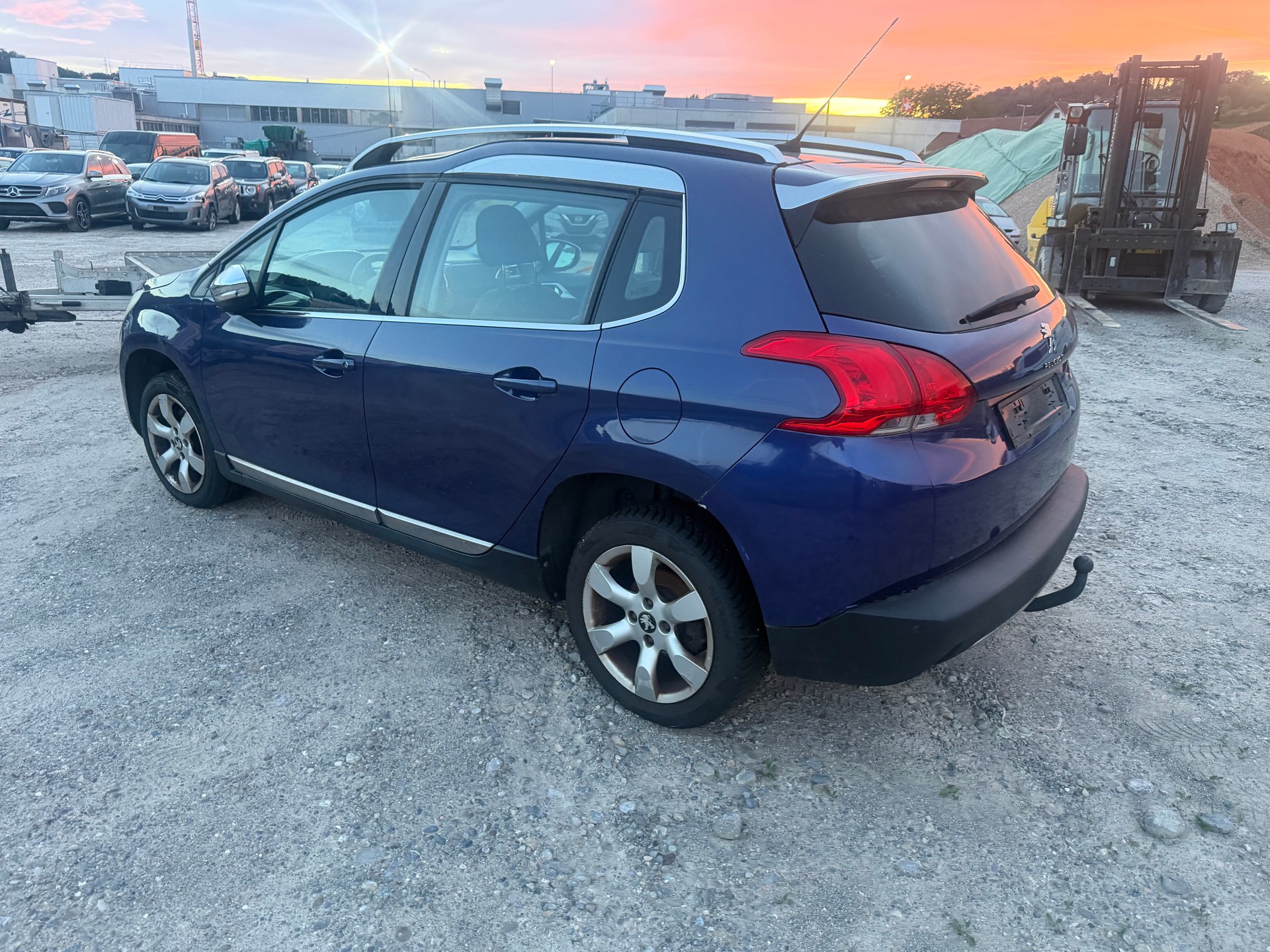 PEUGEOT 2008 1.2 PureTech Allure-image-1