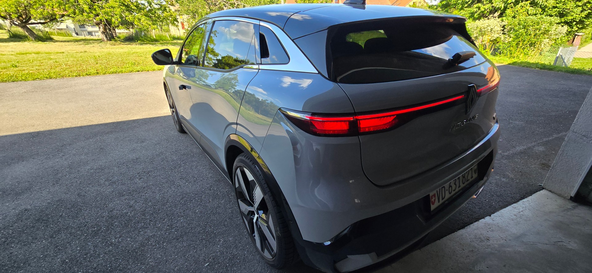 RENAULT E-TECH EV60 Techno-image-3