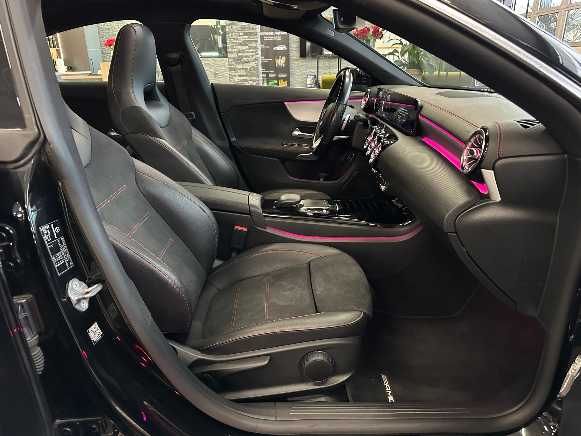MERCEDES-BENZ CLA 220 AMG Line 7G-DCT 4Matic-image-14