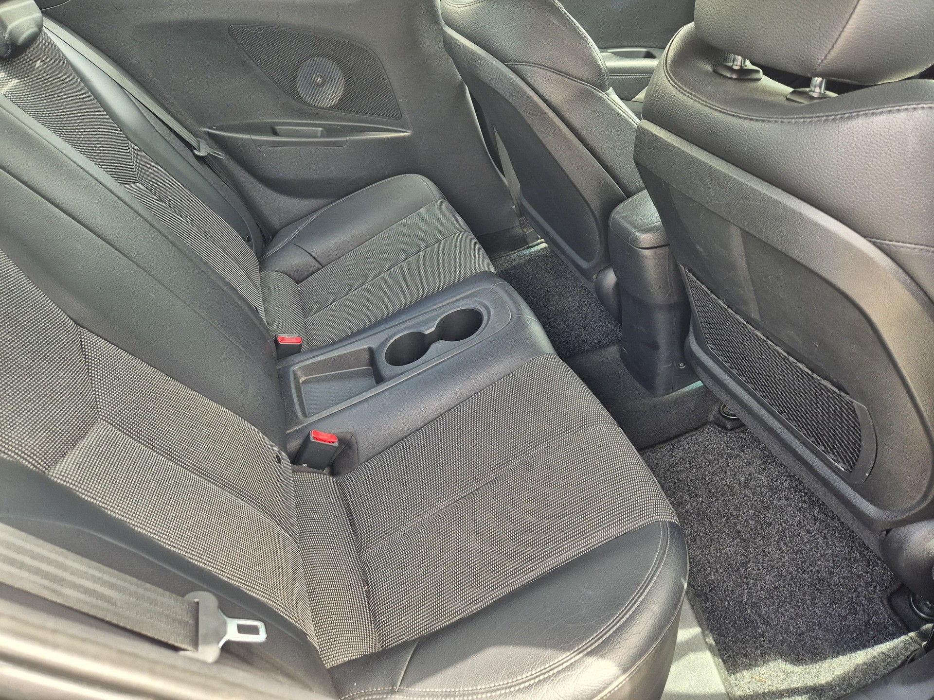 HYUNDAI Veloster 1.6 GDI-image-7