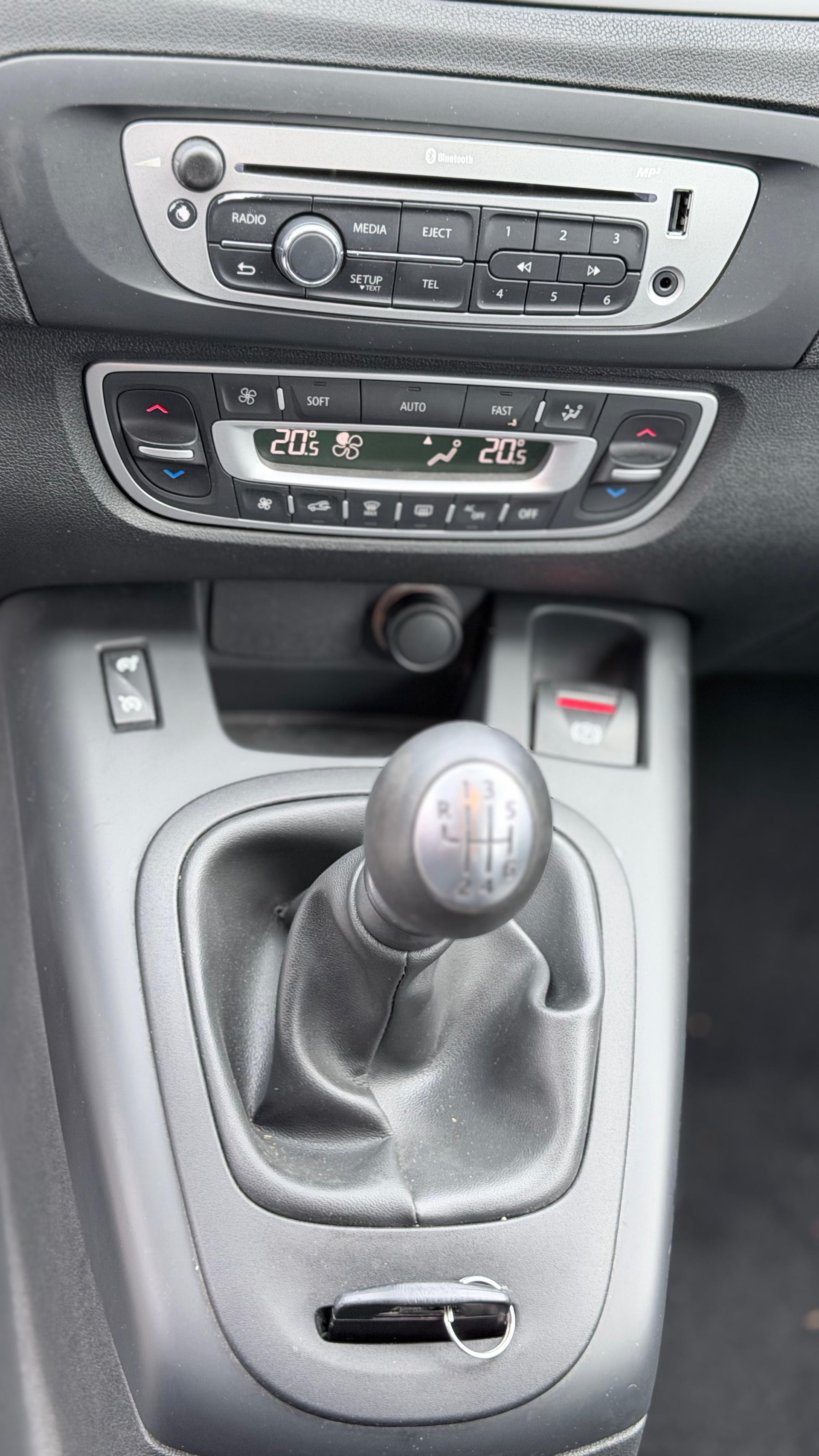 RENAULT Grand Scénic 1.2 16V Turbo Energy-image-1
