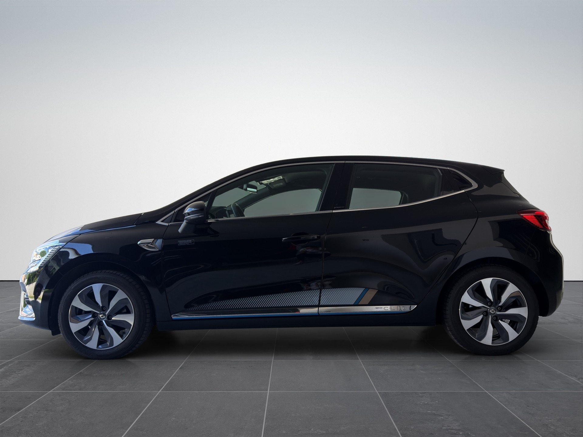 RENAULT Clio 1.6 E-Tech Edition One-image-2