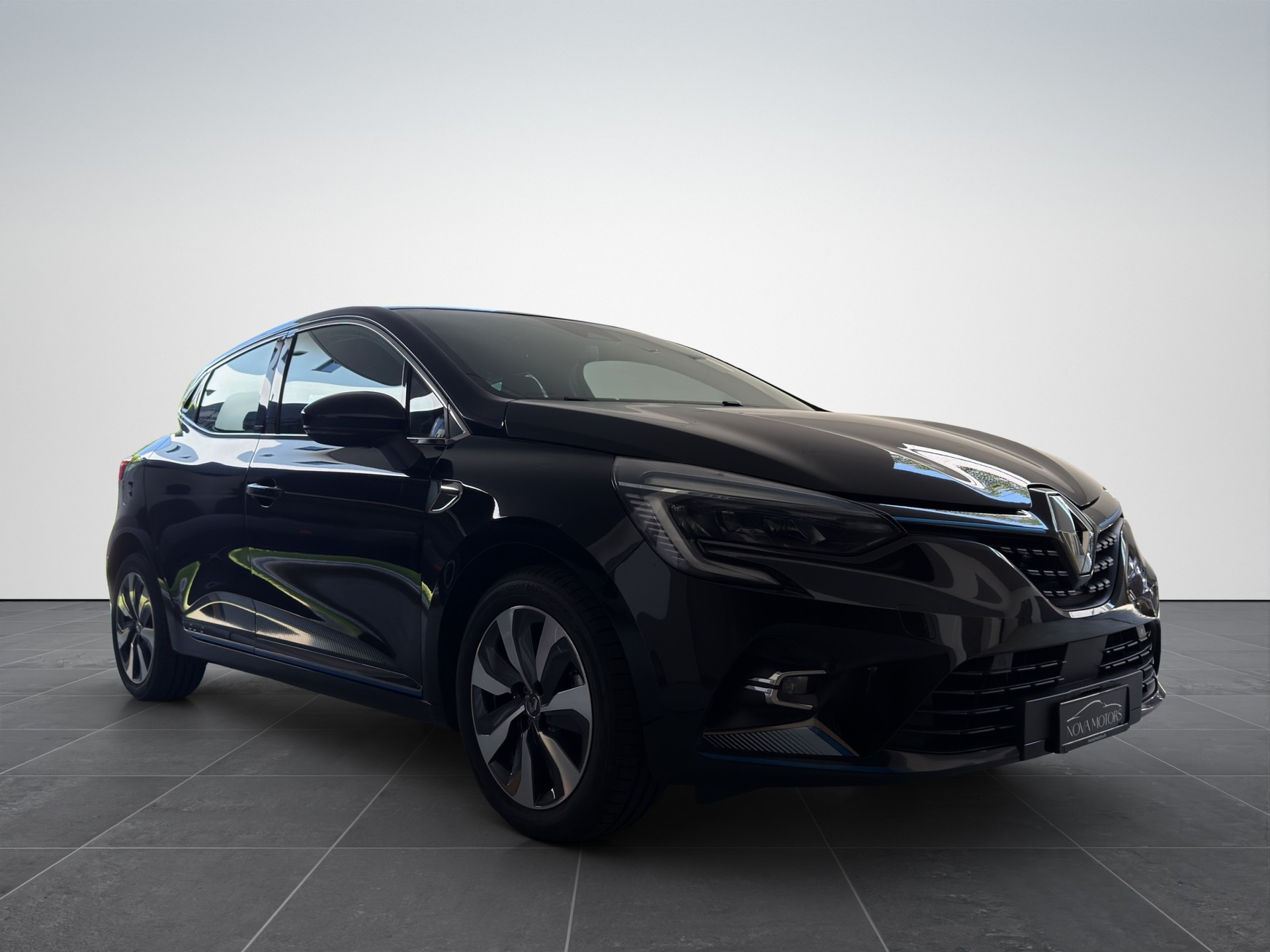 RENAULT Clio 1.6 E-Tech Edition One-image-7