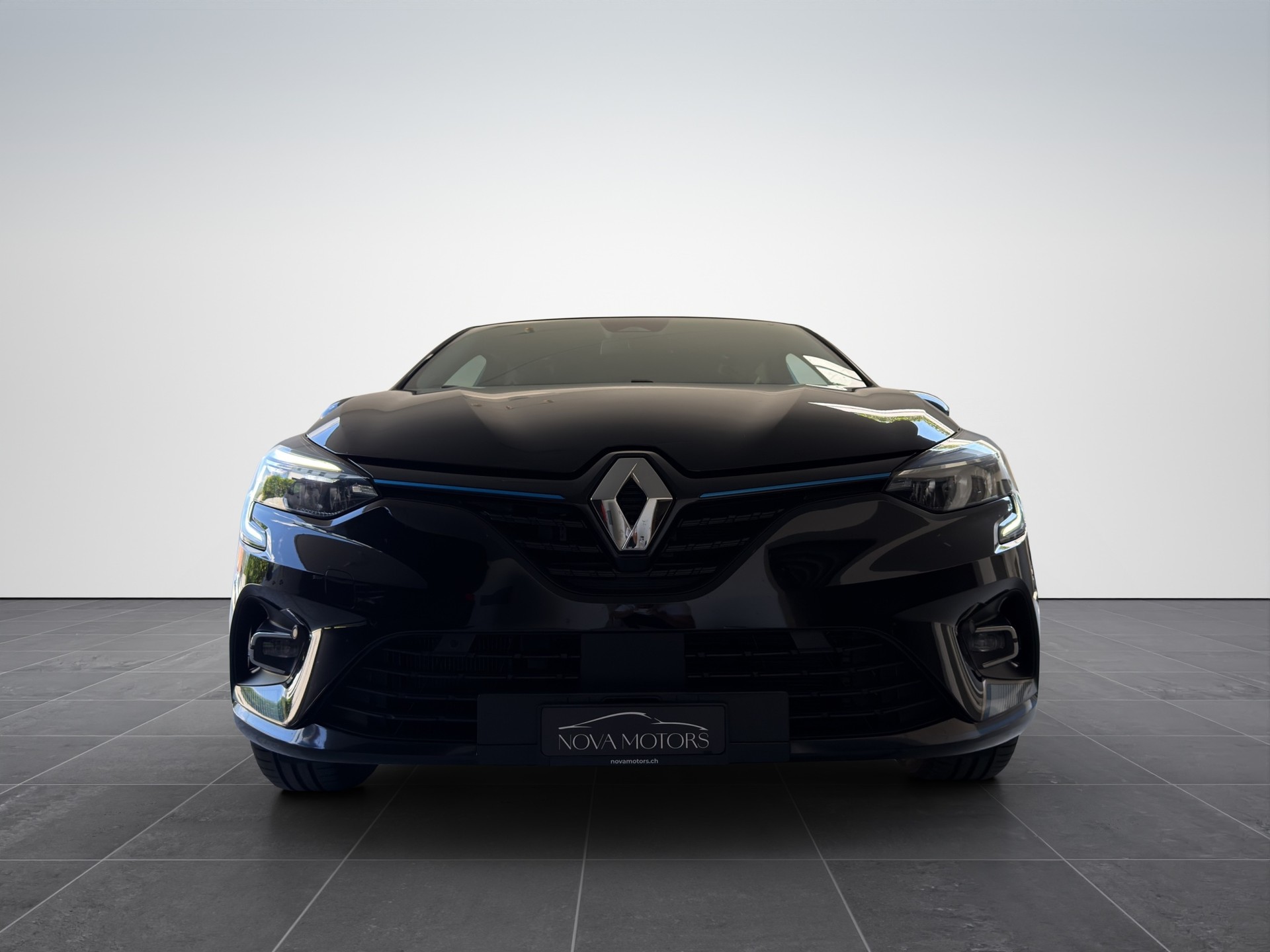 RENAULT Clio 1.6 E-Tech Edition One-image-1