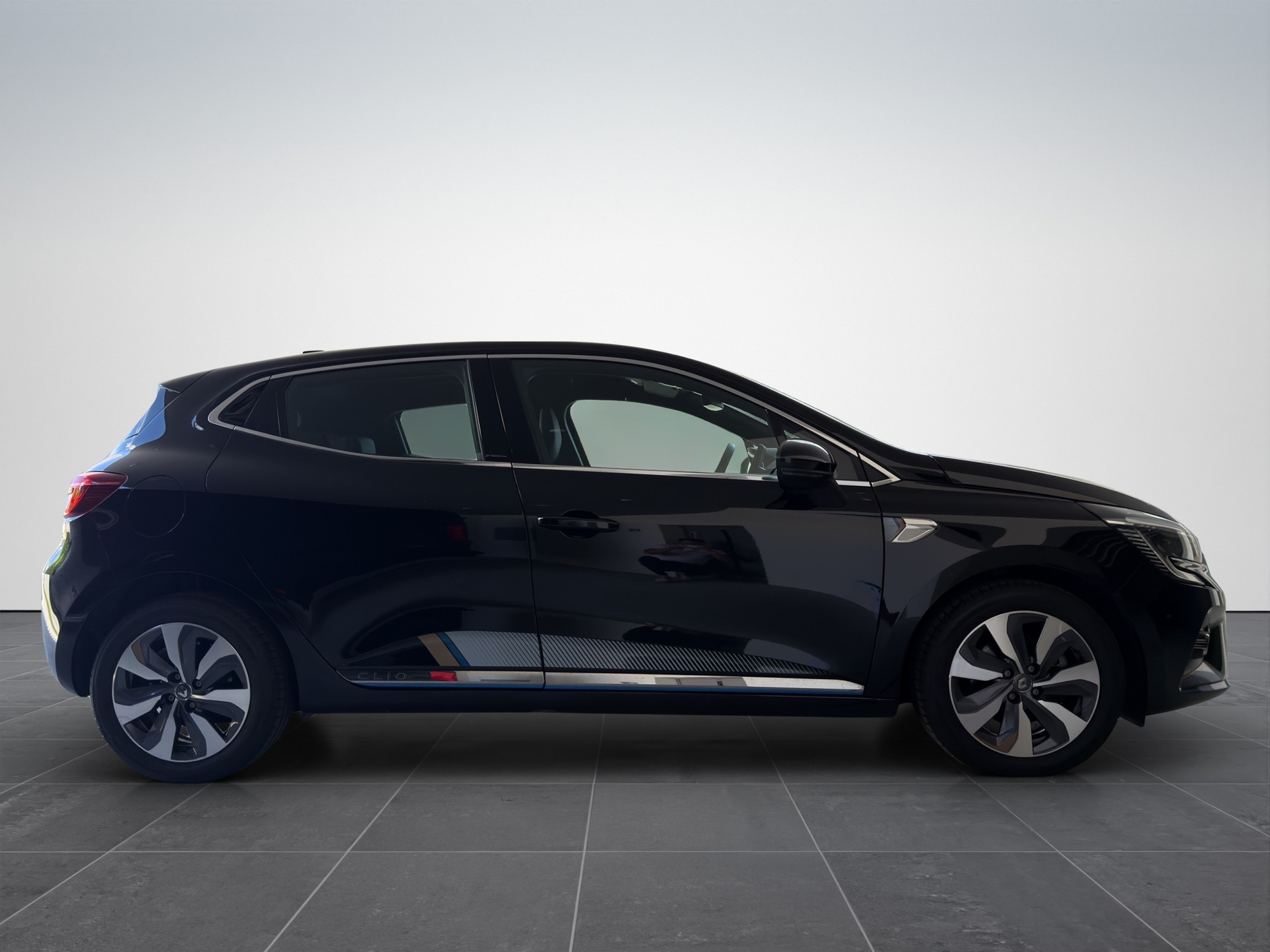 RENAULT Clio 1.6 E-Tech Edition One-image-6
