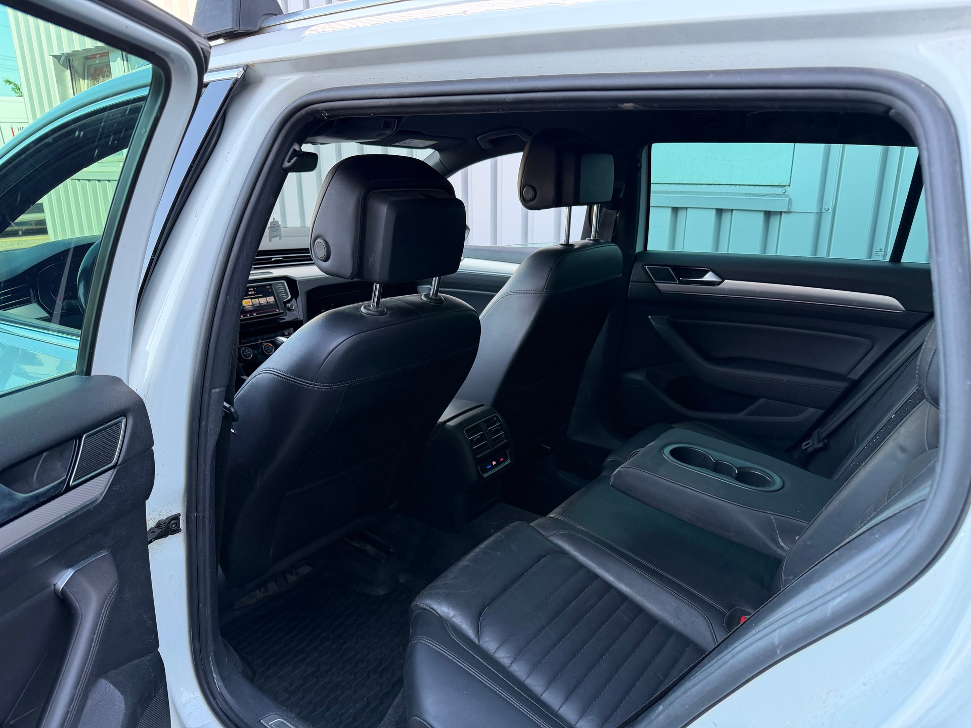 VW Passat Alltrack 2.0 TDI BMT 4Motion DSG-image-10