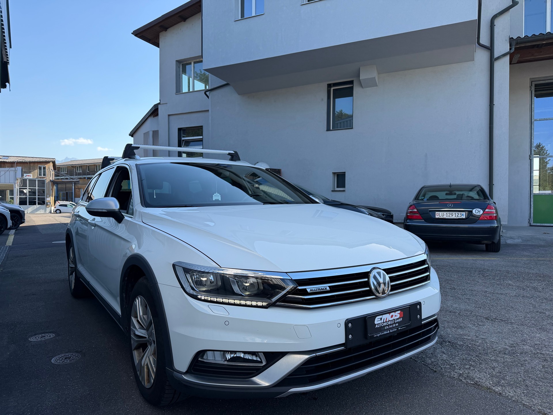 VW Passat Alltrack 2.0 TDI BMT 4Motion DSG-image-2
