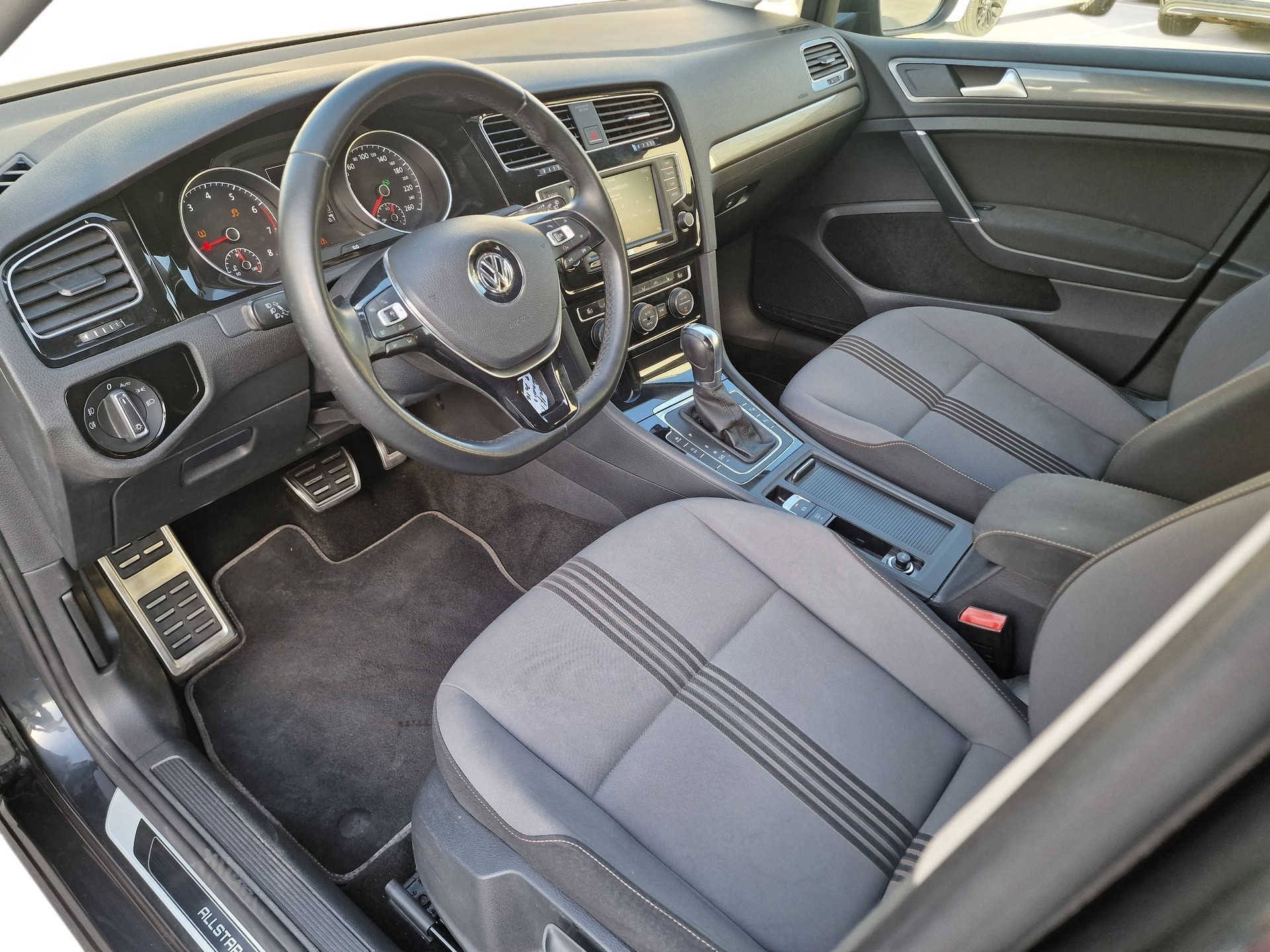 VW Golf 1.4 TSI Allstar DSG MFK NEU 12Mt Gara-image-9
