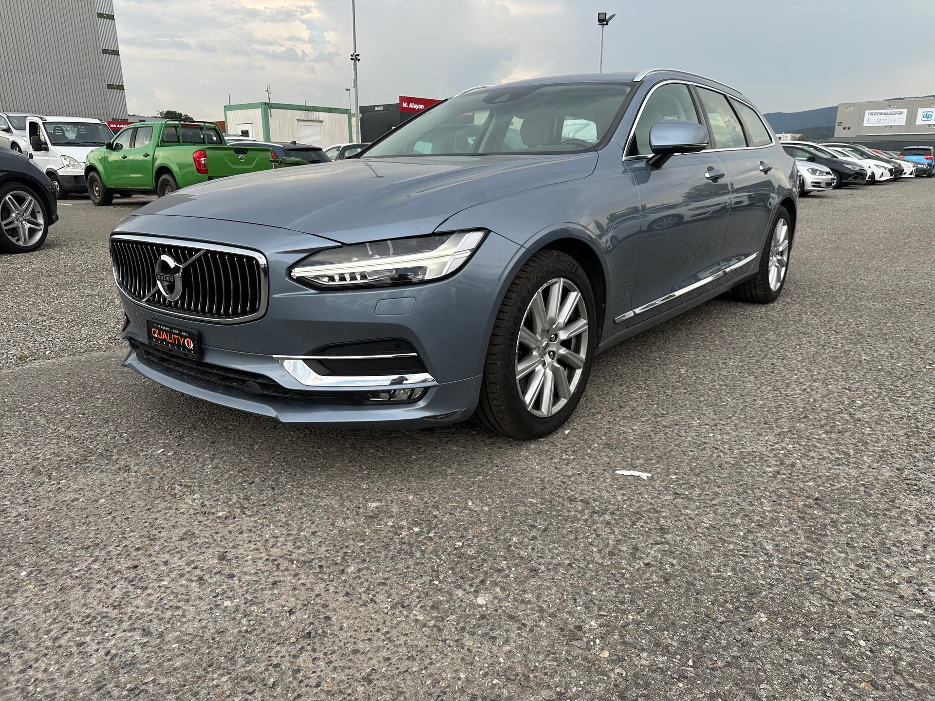 VOLVO V90 D5 AWD Inscription Geartronic Powerpulse-image-1