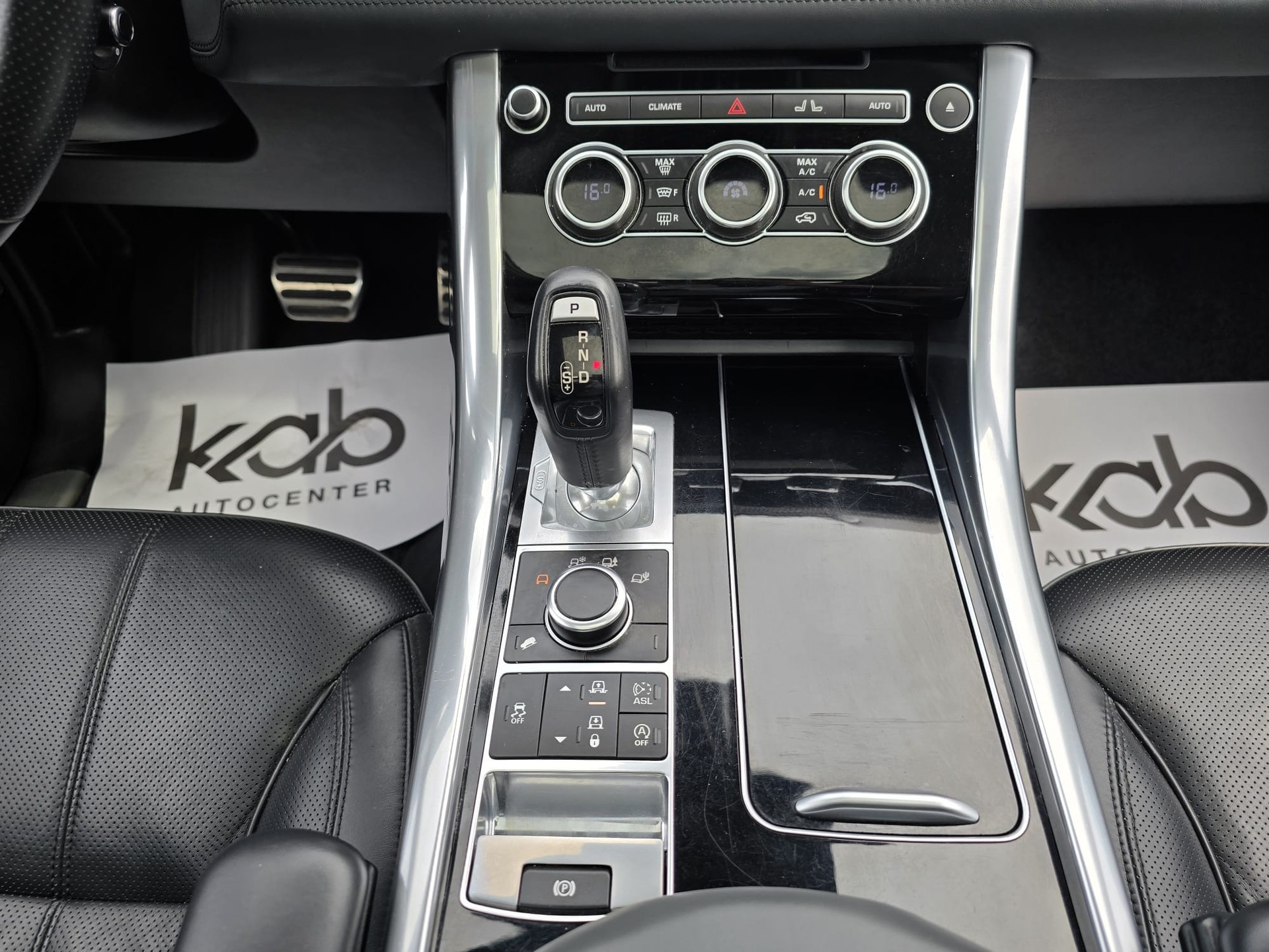 LAND ROVER Range Rover Sport 3.0 SDV6 SE Automatic-image-11
