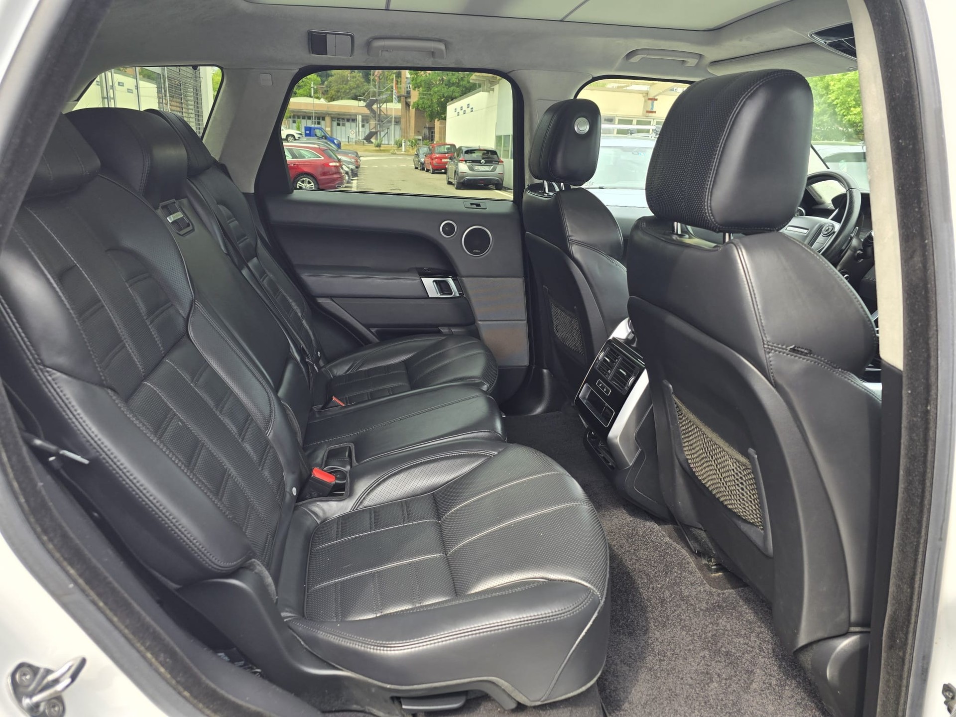 LAND ROVER Range Rover Sport 3.0 SDV6 SE Automatic-image-19