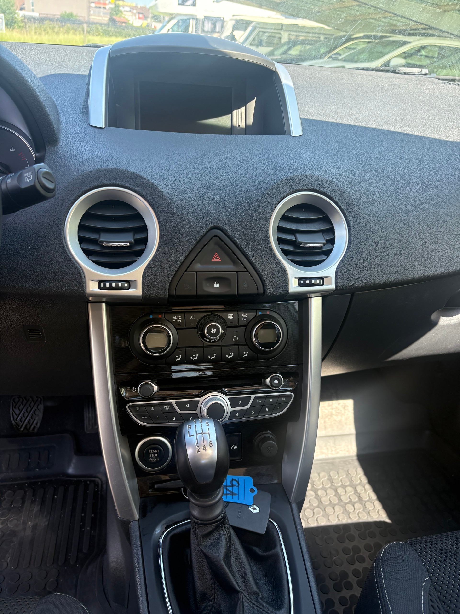 RENAULT Koleos 2.0 dCi Dynamique 4x4-image-14