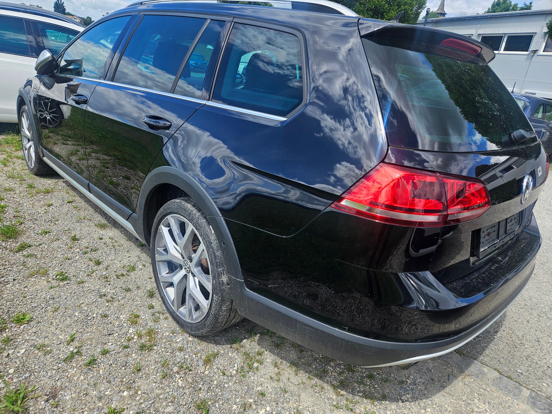 VW Golf 1.8 TSI Alltrack 4Motion-image-3