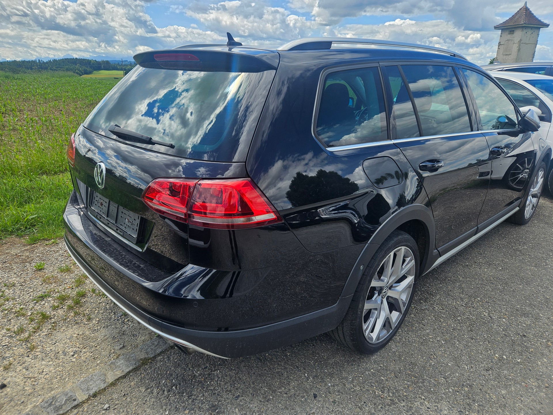 VW Golf 1.8 TSI Alltrack 4Motion-image-2