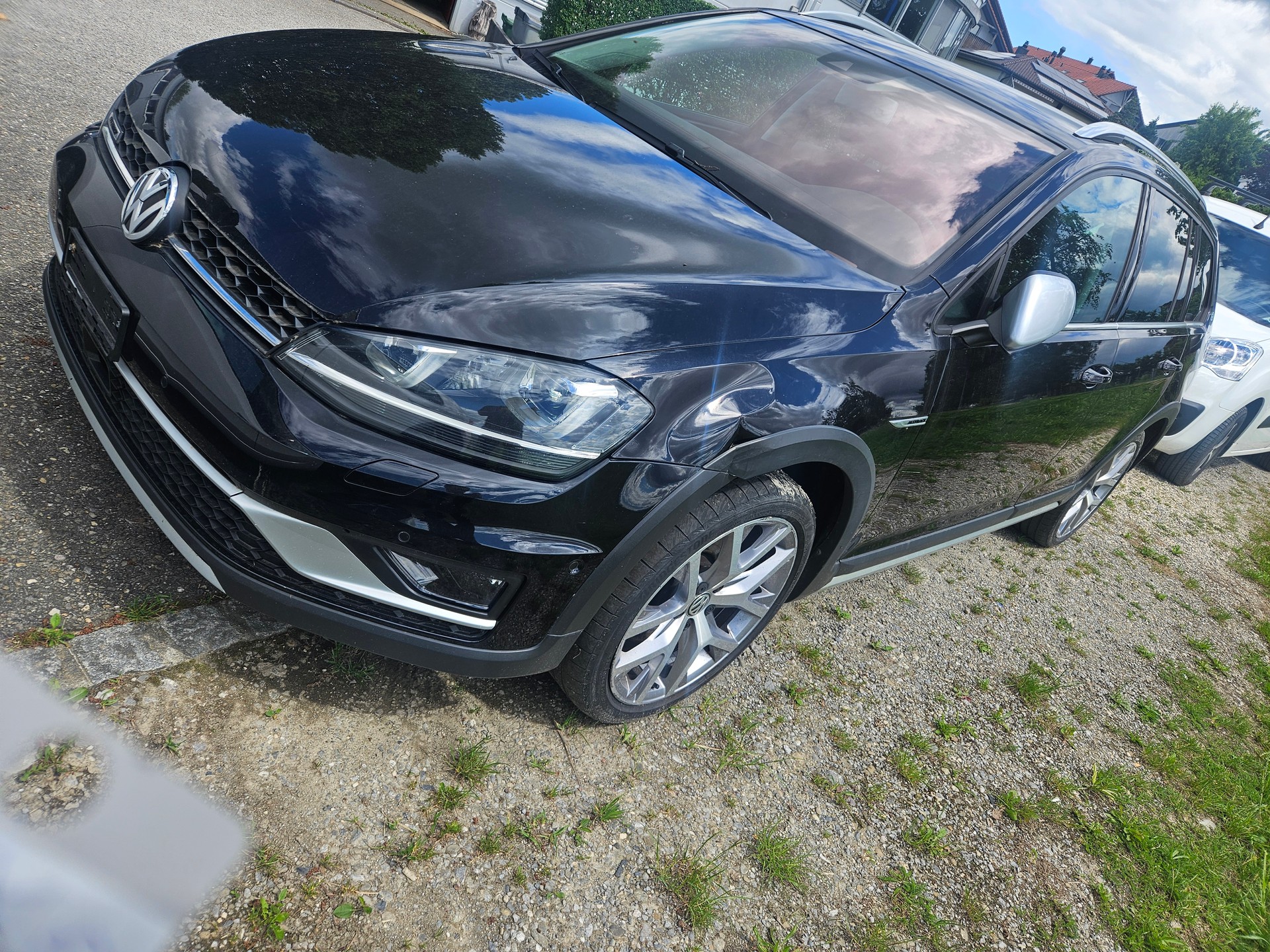VW Golf 1.8 TSI Alltrack 4Motion-image-0