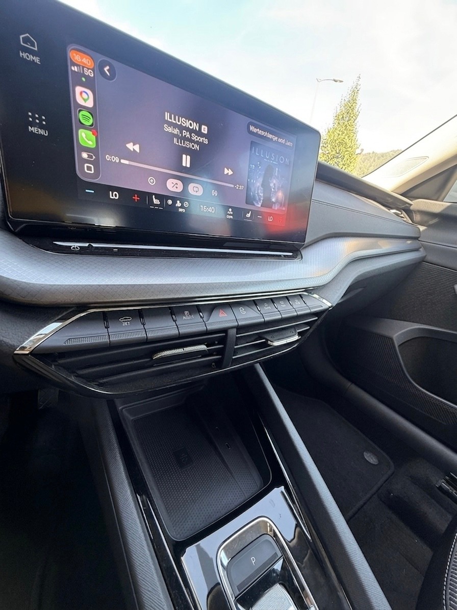 SKODA Octavia Combi 2.0 TDI DSG Style-image-28