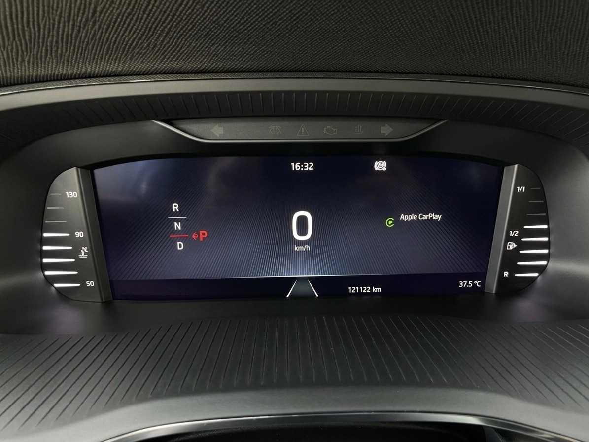 SKODA Octavia Combi 2.0 TDI DSG Style-image-20