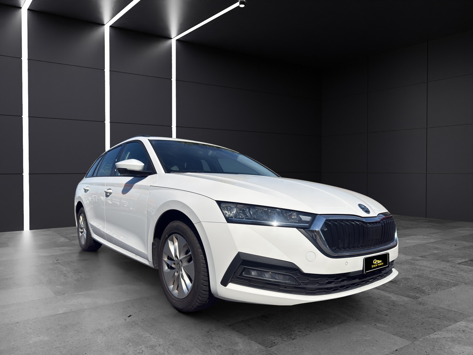 SKODA Octavia Combi 2.0 TDI DSG Style-image-2