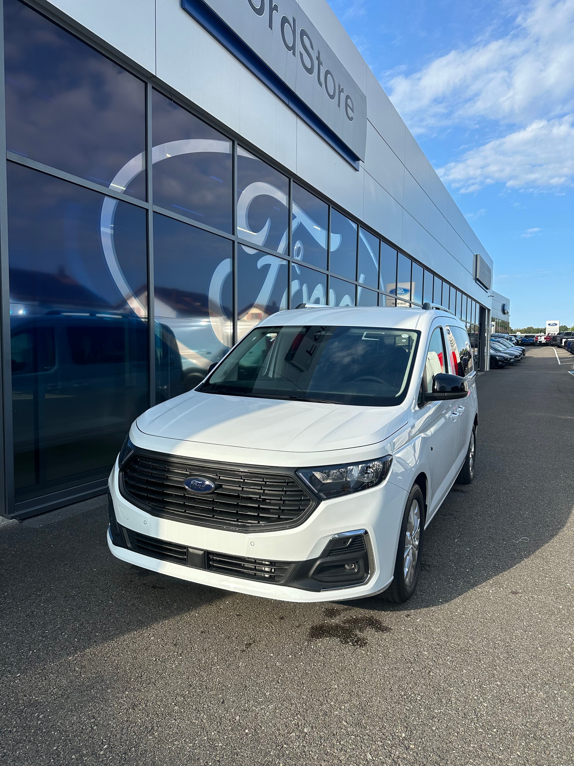 FORD TOURNEO CONNECT Grand 2.0 EcoB Titanium/122CV/Aut.-image-0