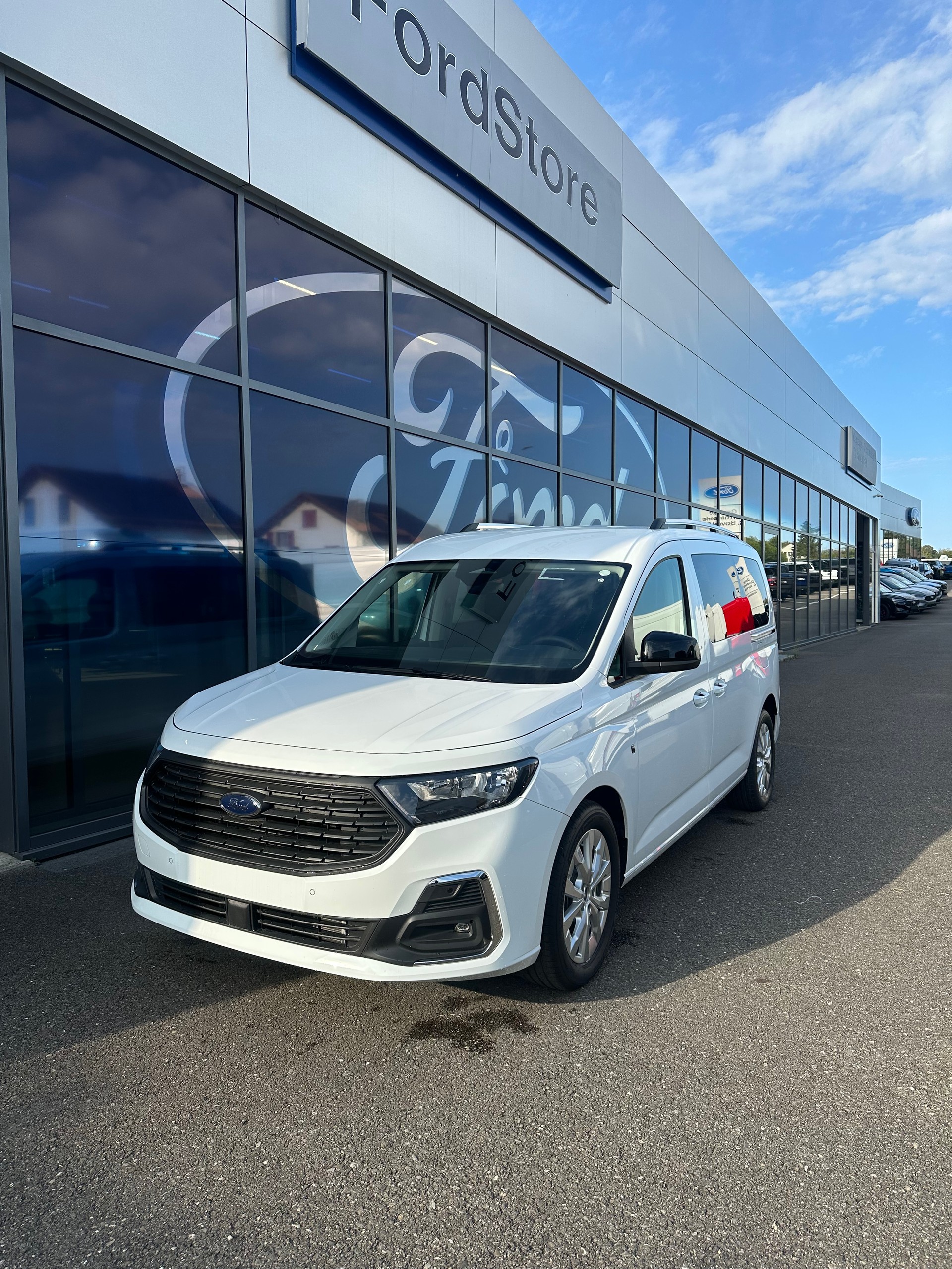 FORD TOURNEO CONNECT Grand 2.0 EcoB Titanium/122CV/Aut.-image-1