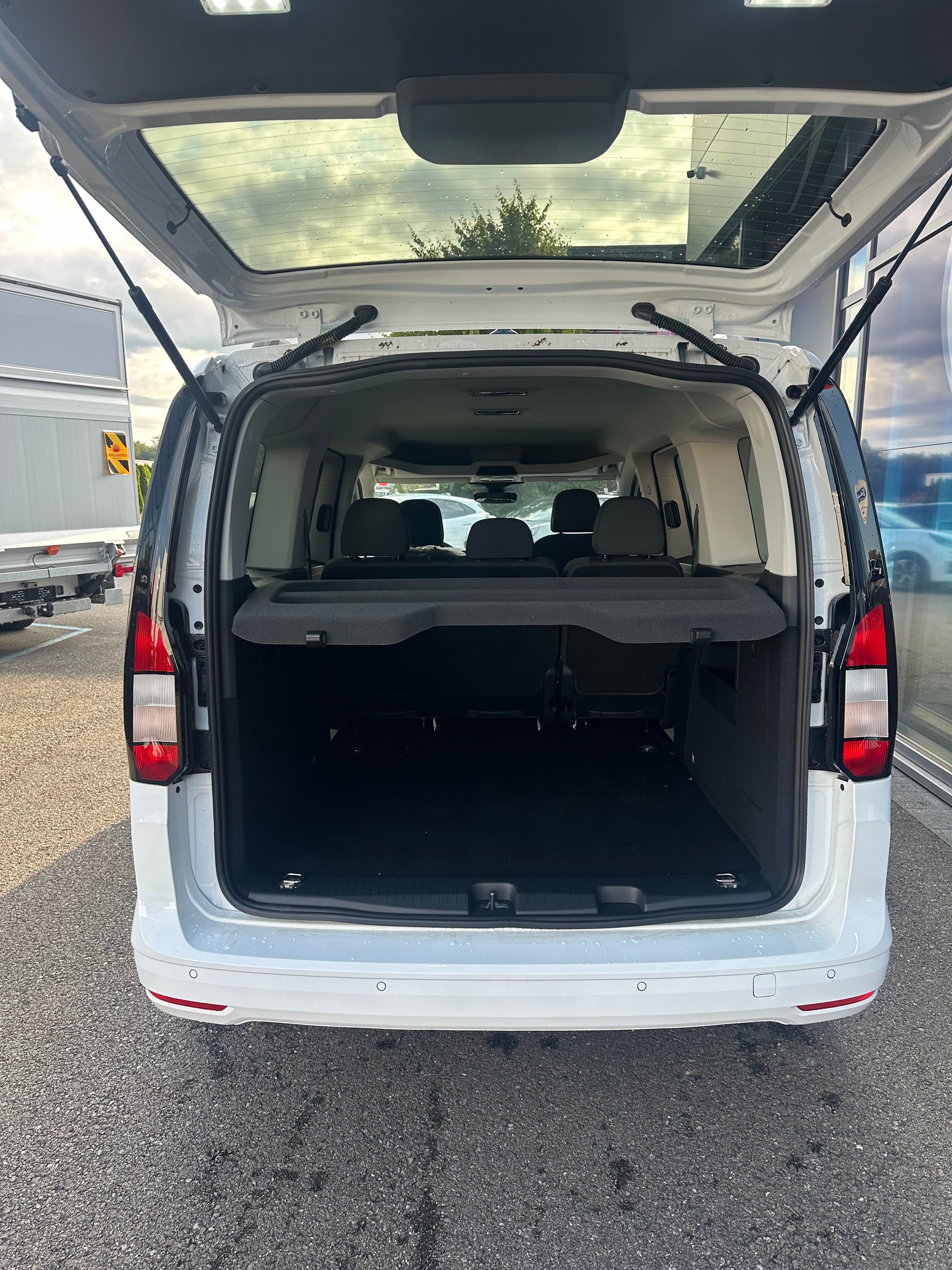FORD TOURNEO CONNECT Grand 2.0 EcoB Titanium/122CV/Aut.-image-6