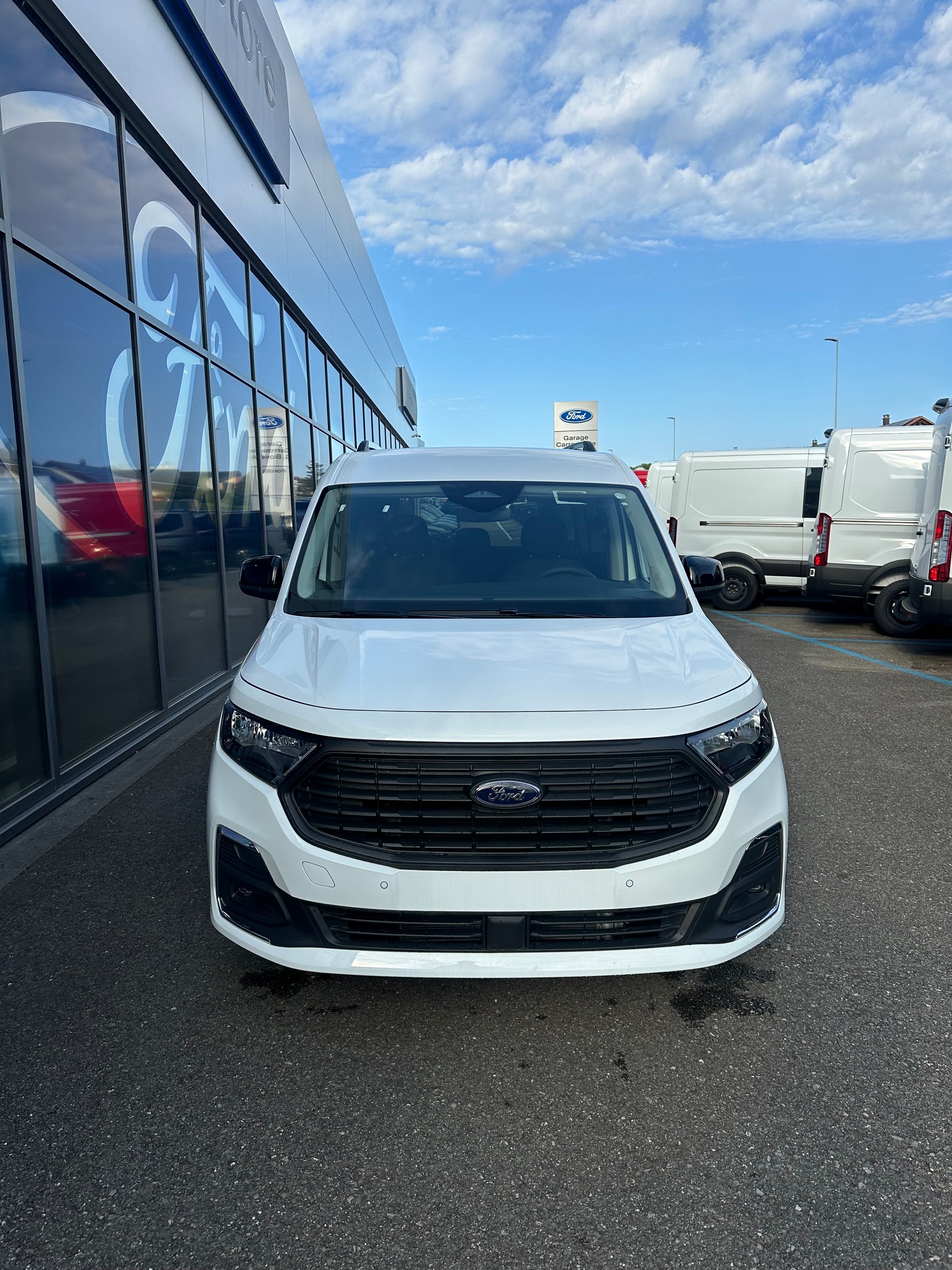 FORD TOURNEO CONNECT Grand 2.0 EcoB Titanium/122CV/Aut.-image-8
