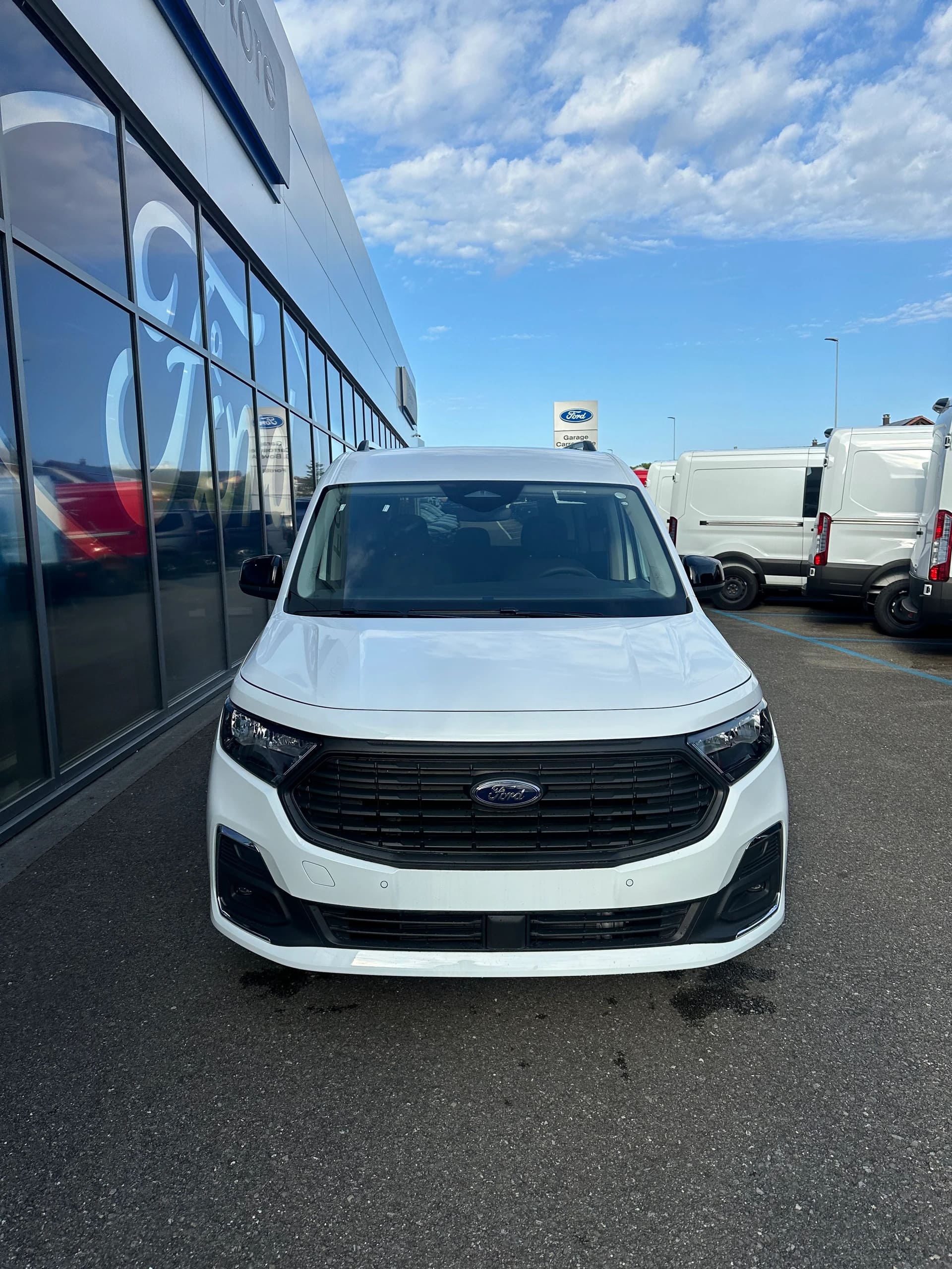 FORD TOURNEO CONNECT Grand 2.0 EcoB Titanium/122CV/Aut.-image-8