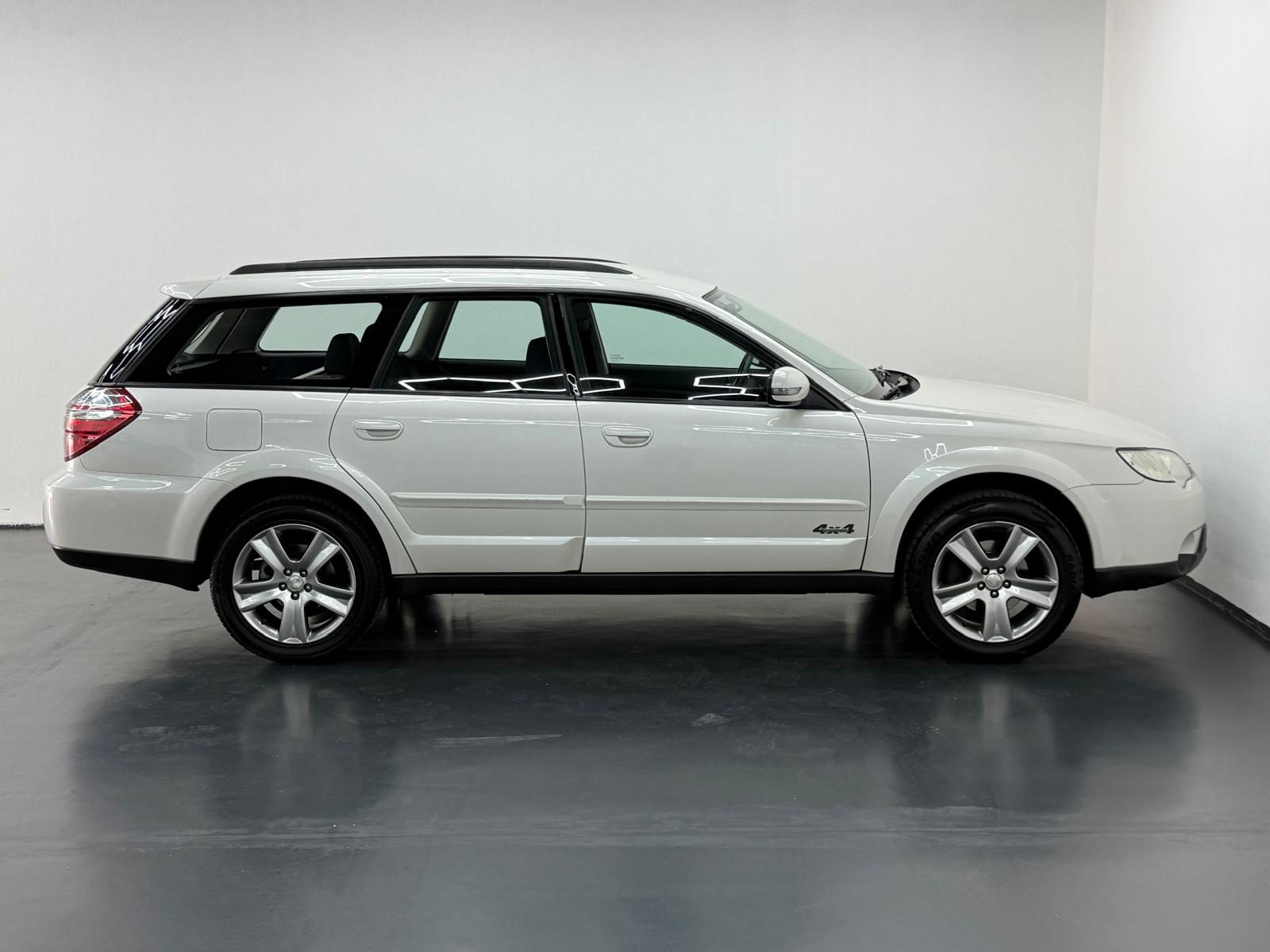 SUBARU Outback 2.5i AWD Swiss Automatic-image-3