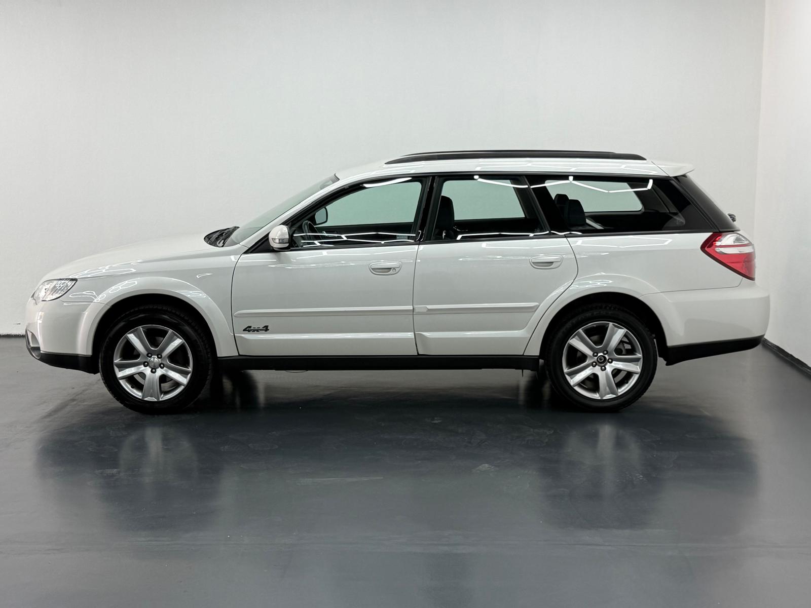 SUBARU Outback 2.5i AWD Swiss Automatic-image-2