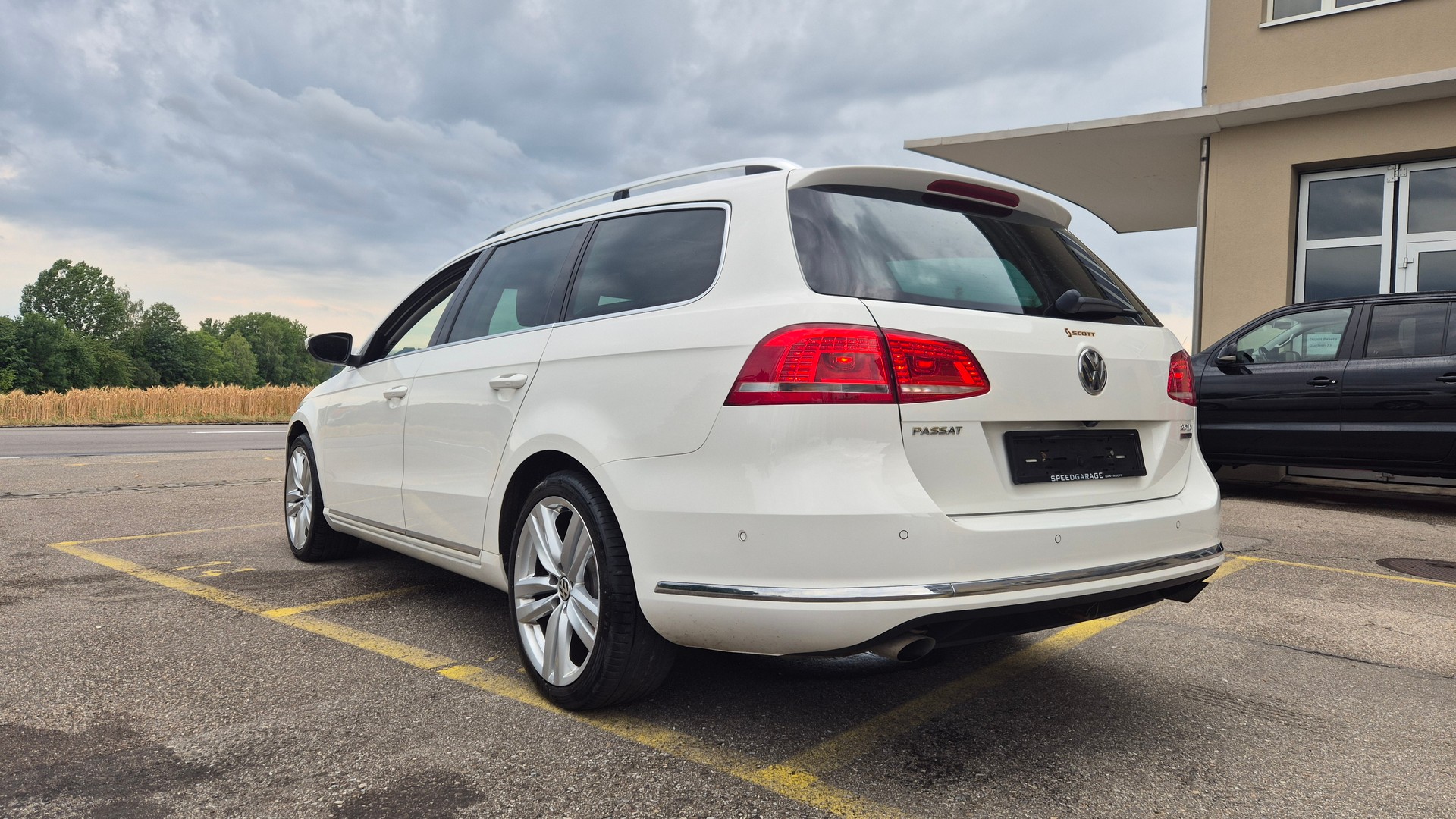 VW Passat Variant 2.0 TDI BMT Highline 4MDSG-image-2