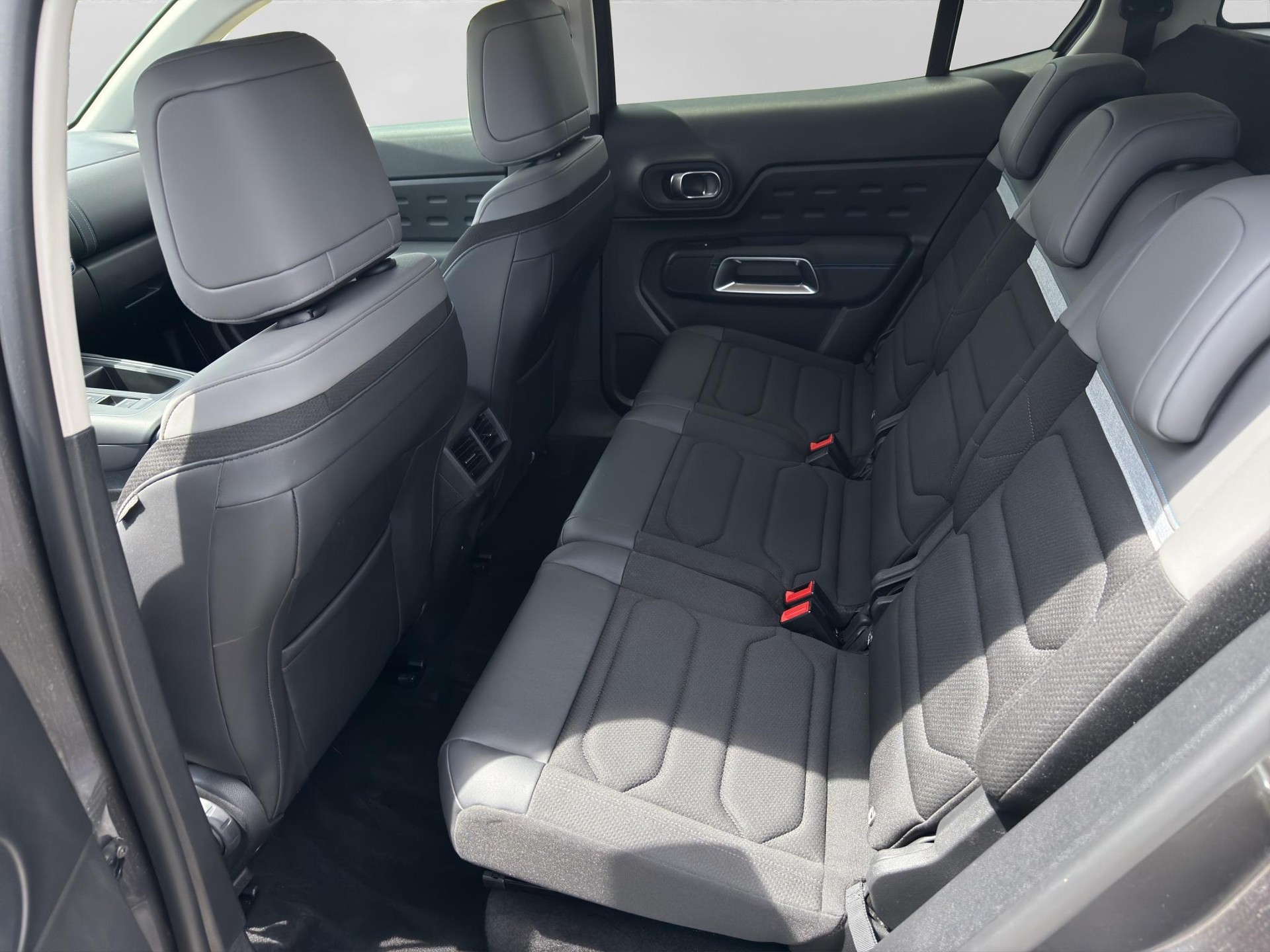 CITROEN C5 Aircross 1.2 Hybrid Swiss Edition-image-6