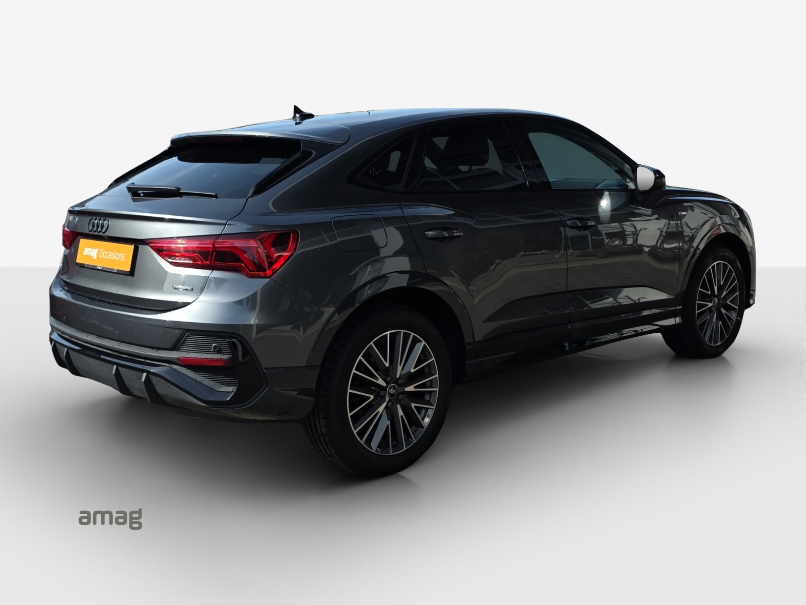 AUDI Q3 Sportback 40 TFSI S line quattro S-tronic-image-4