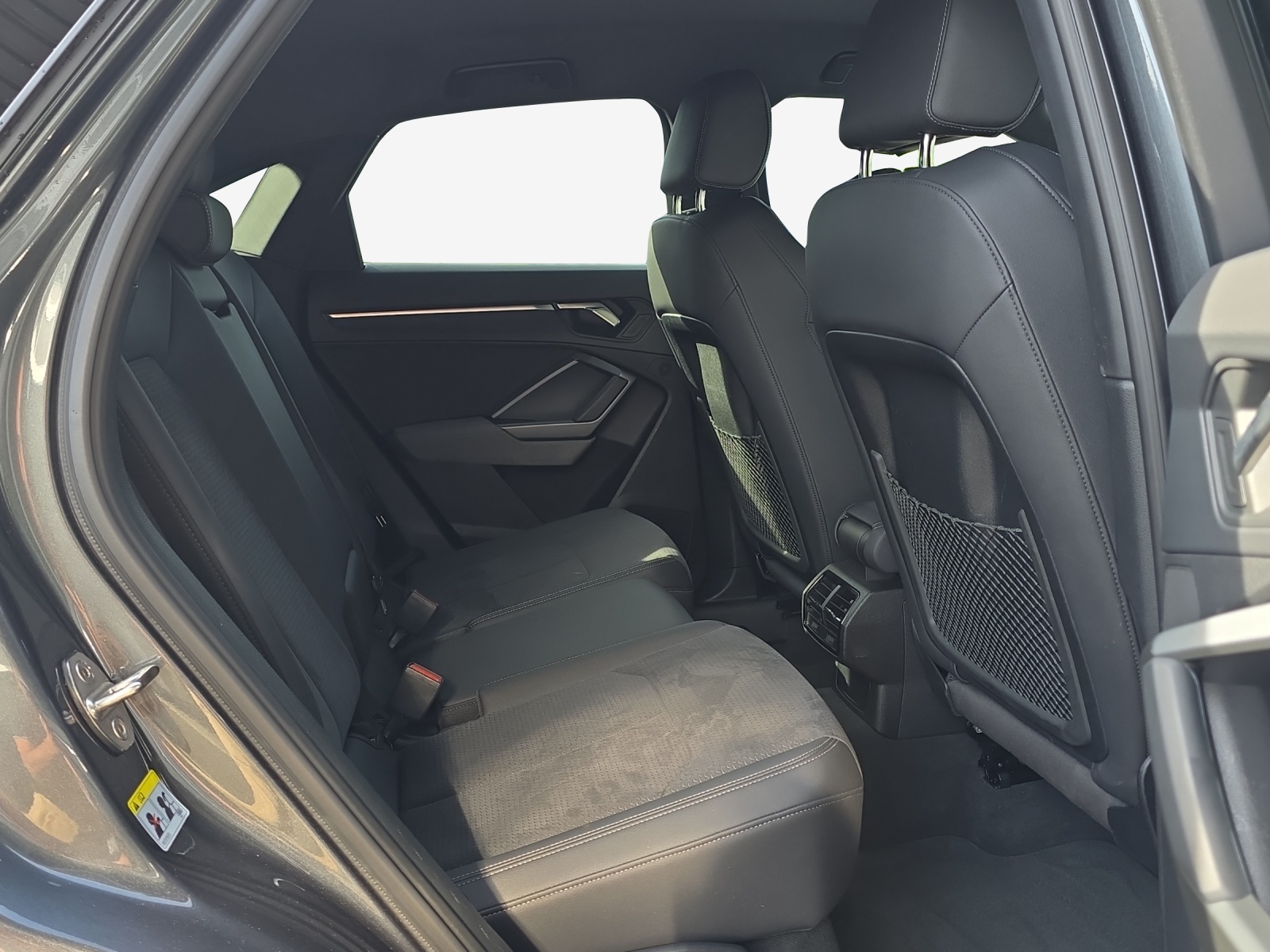 AUDI Q3 Sportback 40 TFSI S line quattro S-tronic-image-15