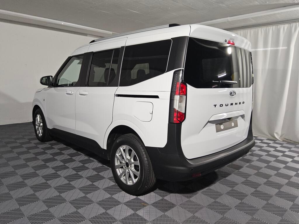 FORD Tourneo Courier 1.0 EcoBoost Titanium-showroom-element-3