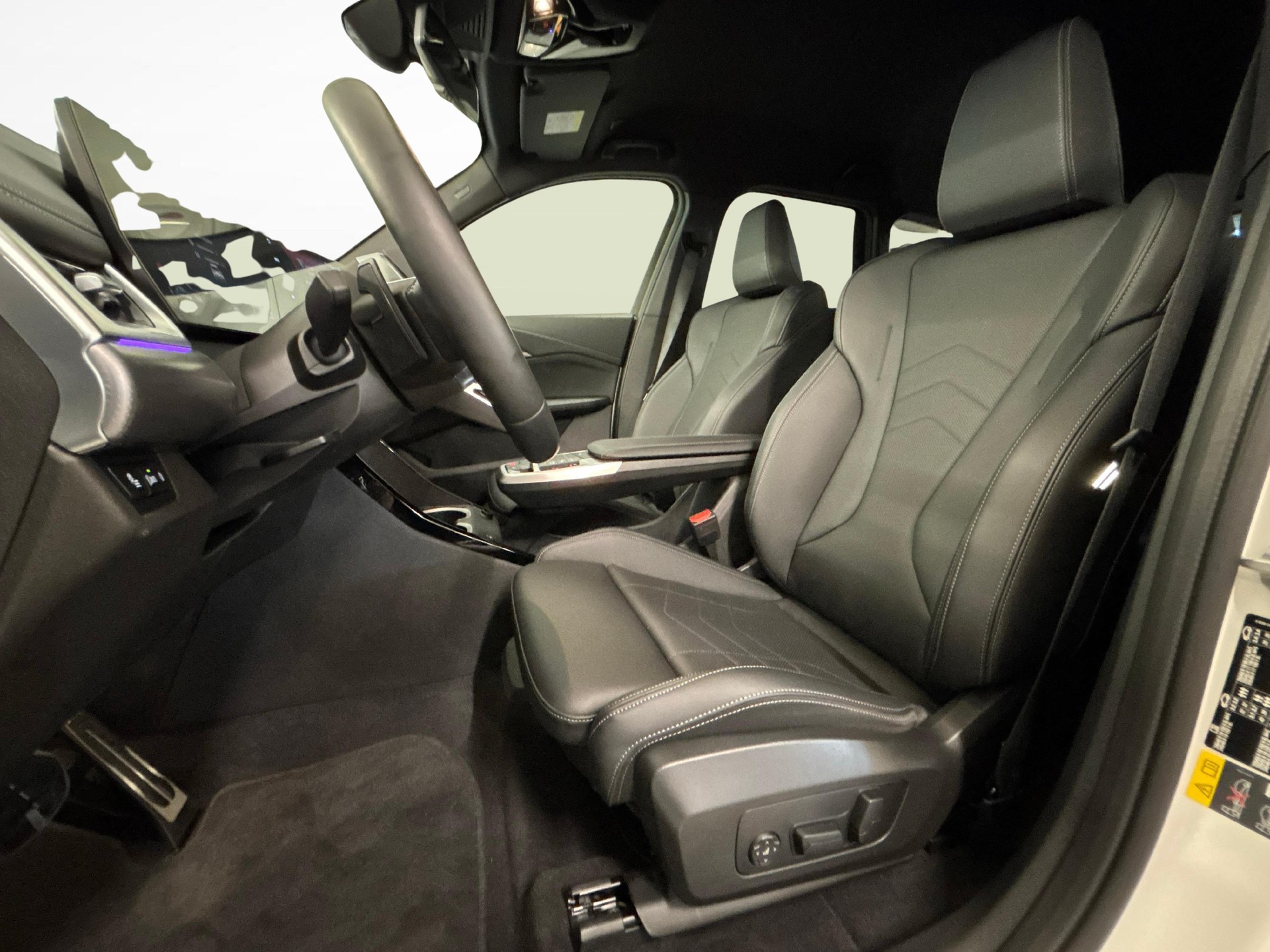 BMW X1 30e xDrive paddles M-Sport-image-13