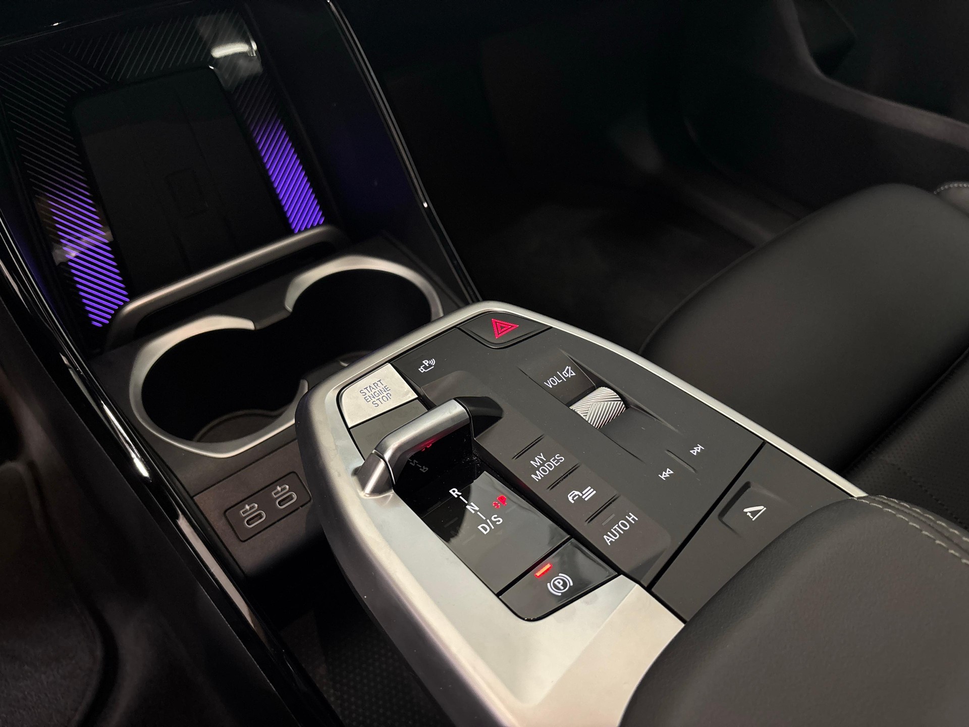 BMW X1 30e xDrive paddles M-Sport-image-16