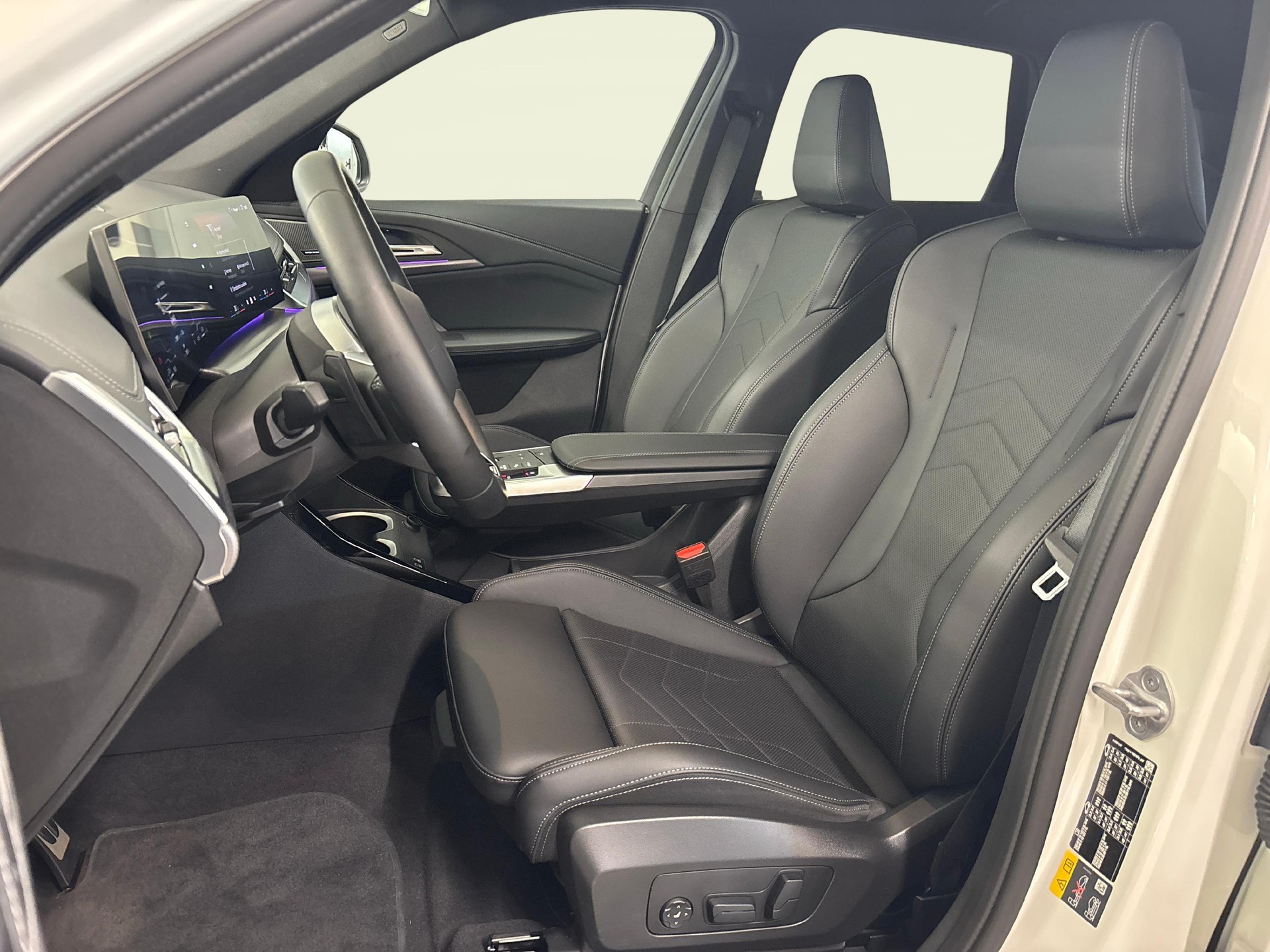 BMW X1 30e xDrive paddles M-Sport-image-12
