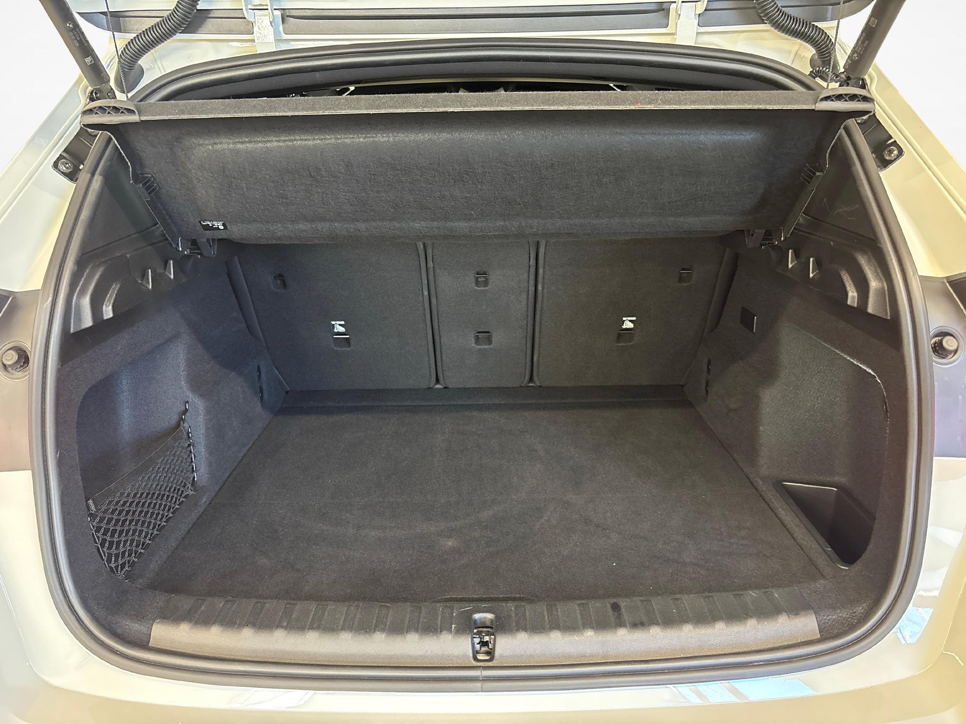 BMW X1 30e xDrive paddles M-Sport-image-17