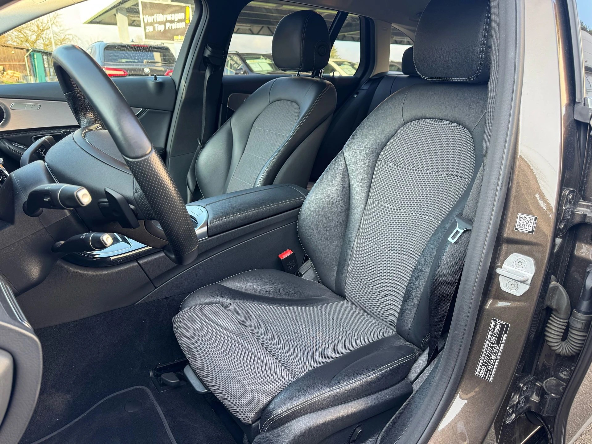MERCEDES-BENZ C 220 BlueTEC Swiss Star Avantgarde 7G-Tronic-image-12