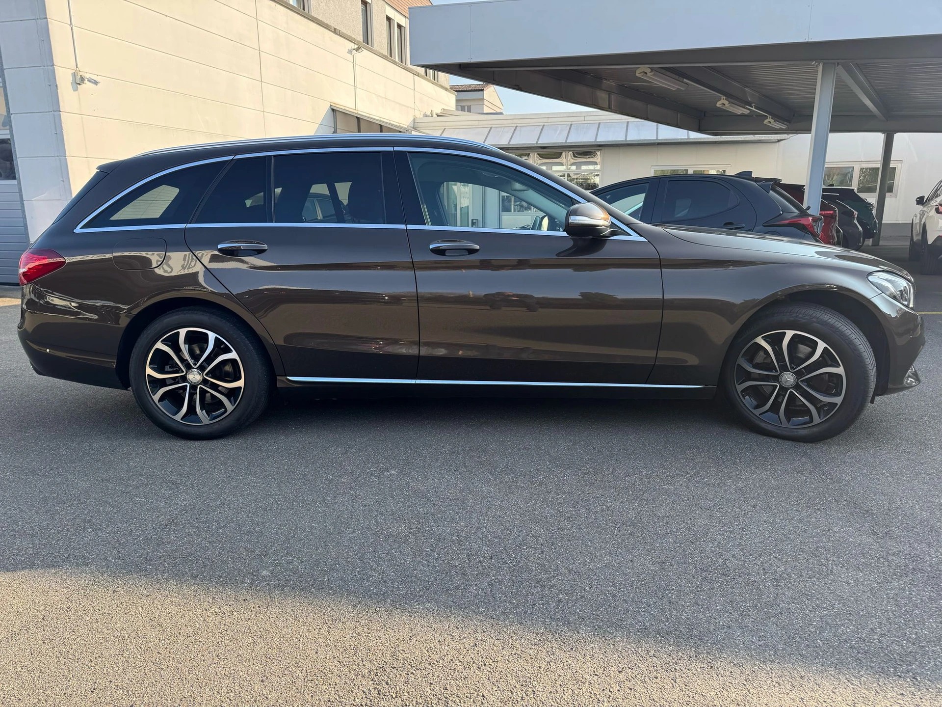 MERCEDES-BENZ C 220 BlueTEC Swiss Star Avantgarde 7G-Tronic-image-4