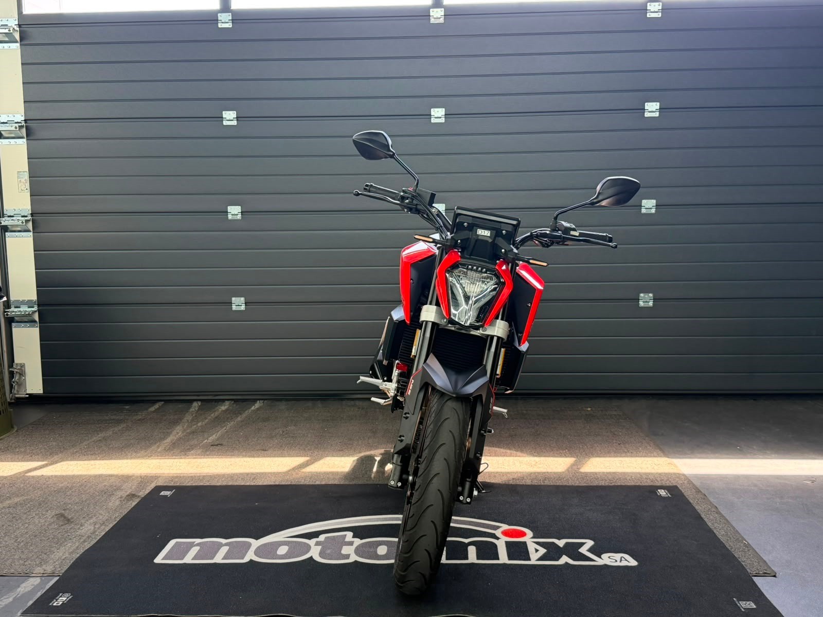 SWM 125 HOKU-showroom-element-1