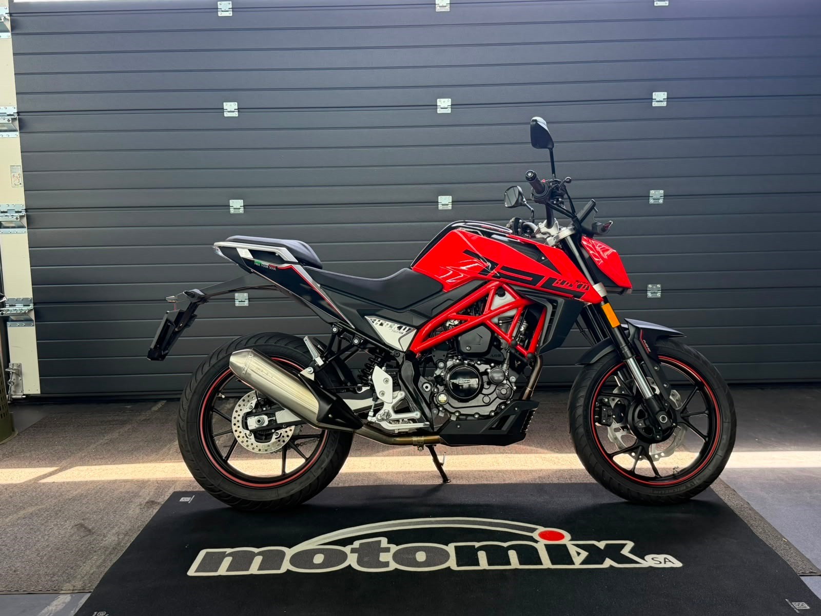 SWM 125 HOKU-showroom-element-2