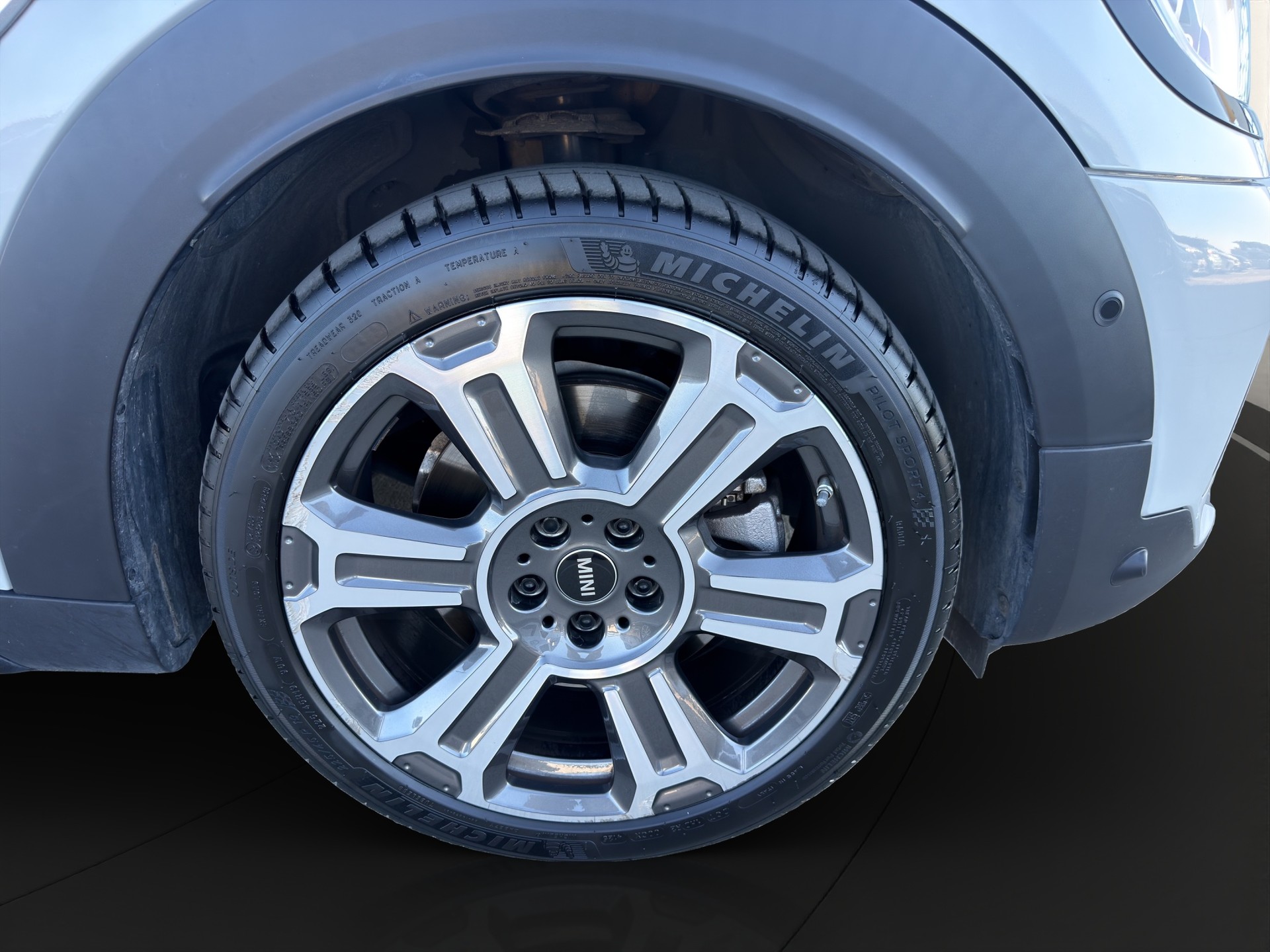 MINI Countryman CooperSE ALL4-image-6