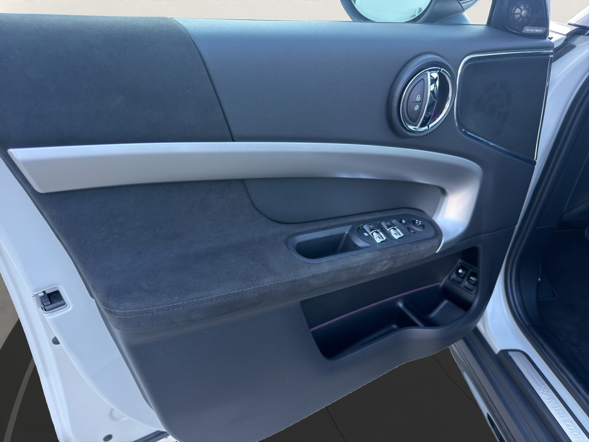 MINI Countryman CooperSE ALL4-image-17