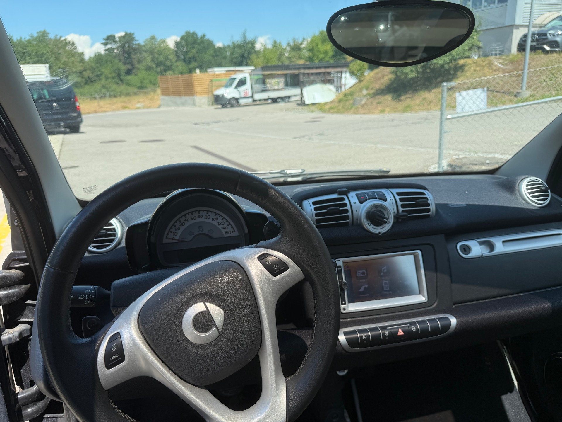 SMART FORTWO-image-4