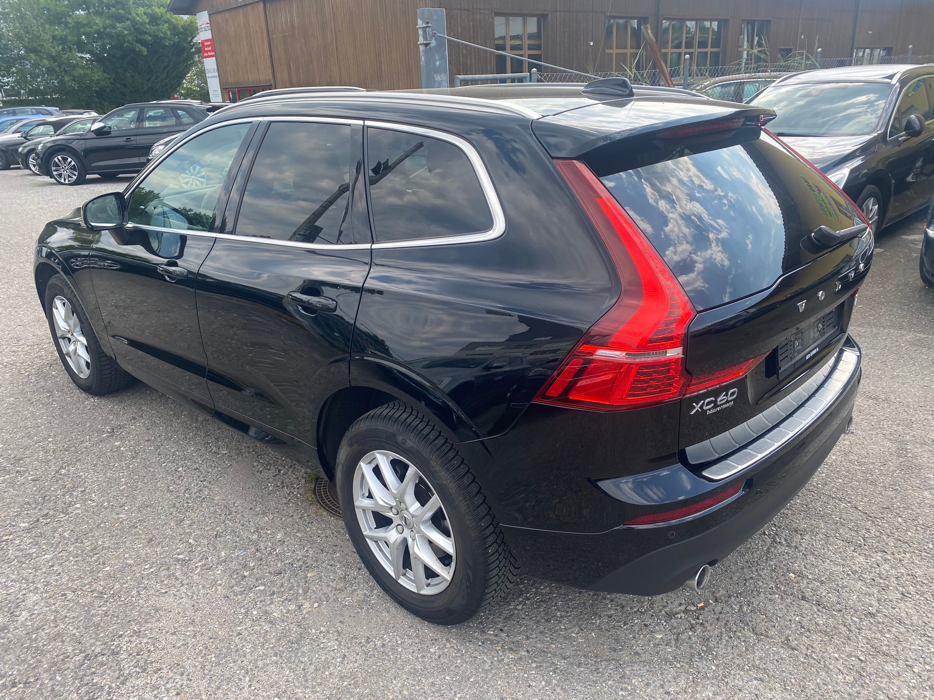 VOLVO XC60 D4 AWD Inscription Geartronic-image-3