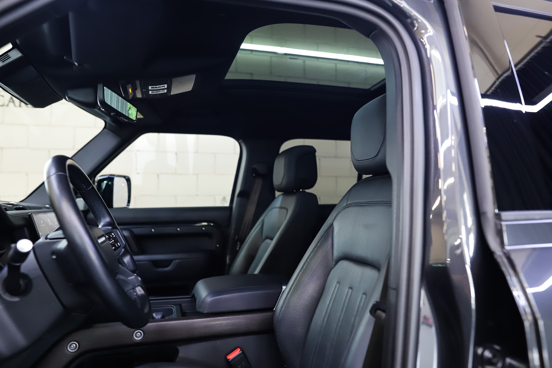 LAND ROVER Defender 130 3.0 D I6 300 X-Dynamic HSE AWD AT8-image-8
