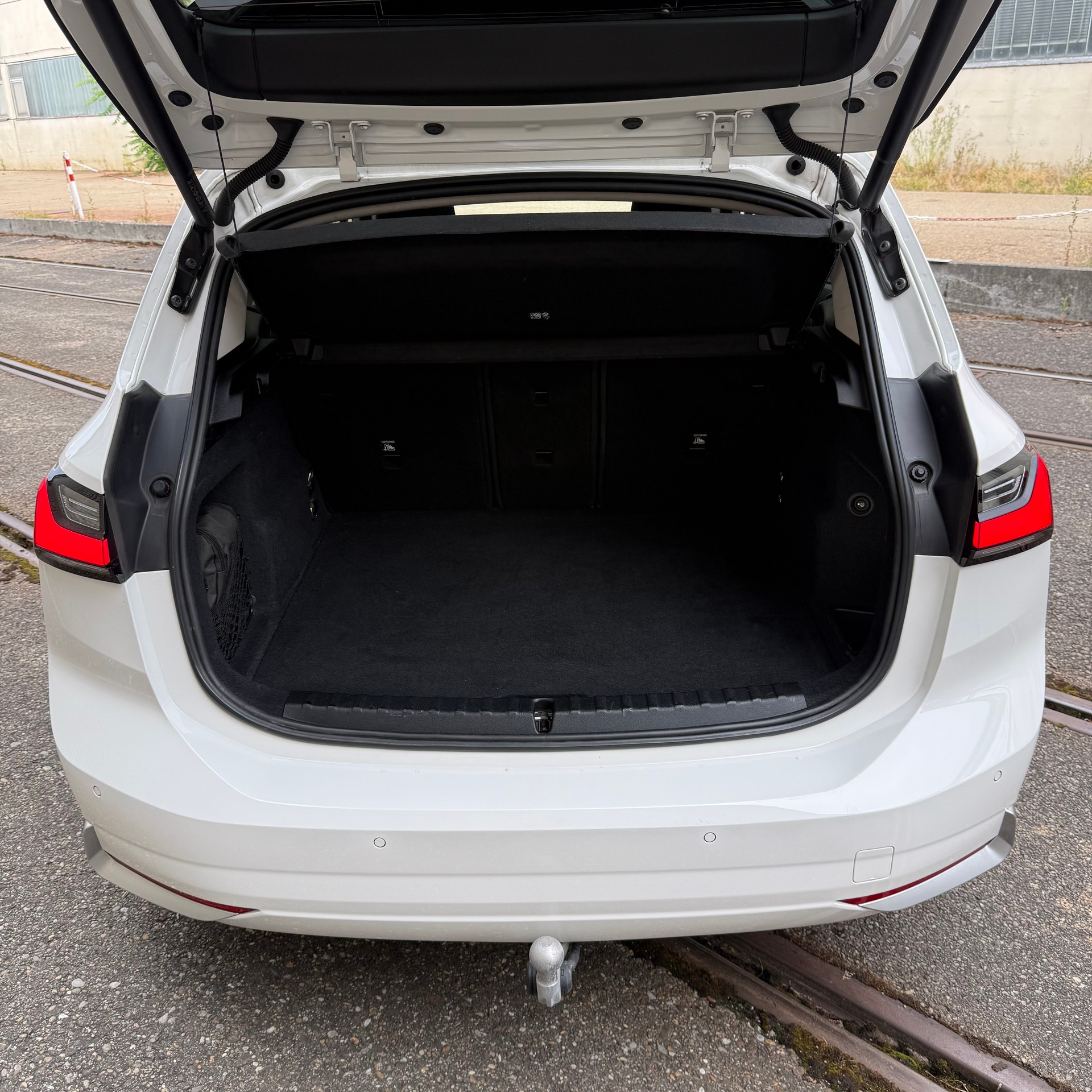 BMW 223d Active Tourer xDrive DKG Swiss-image-19
